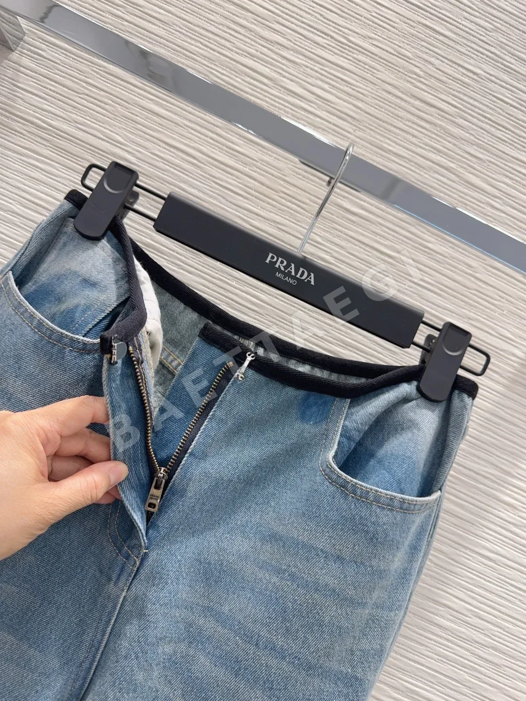 프라다 하이핏 데님 여성 바지 상세 이미지 4