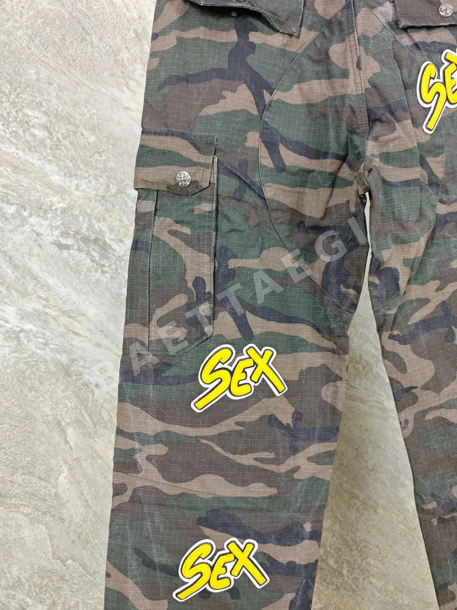 크롬하츠 남성 카모플라주 가죽 카고 바지 상세 이미지 6