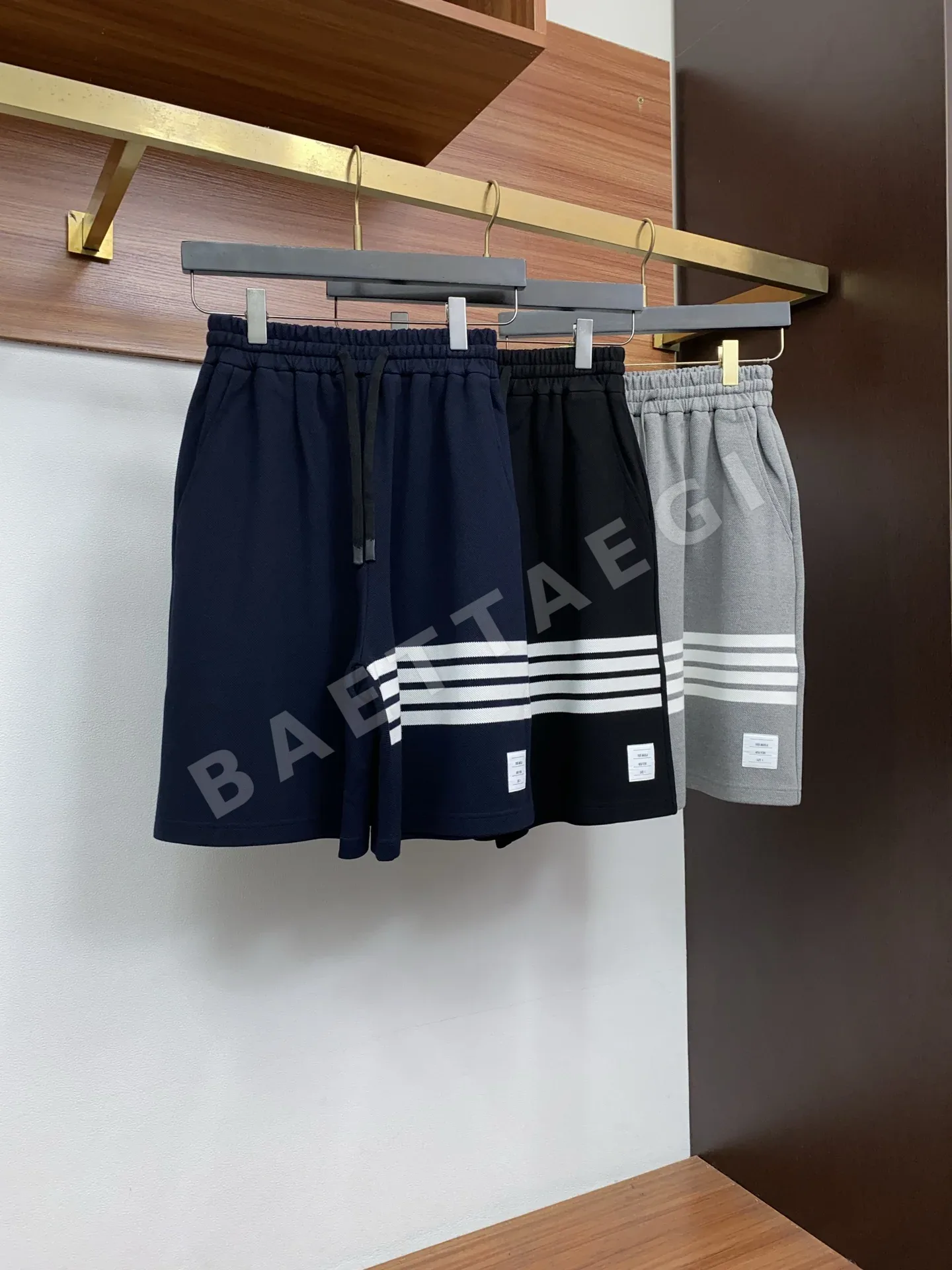 톰브라운 와이드 레그 남성 반바지 상세 이미지 8
