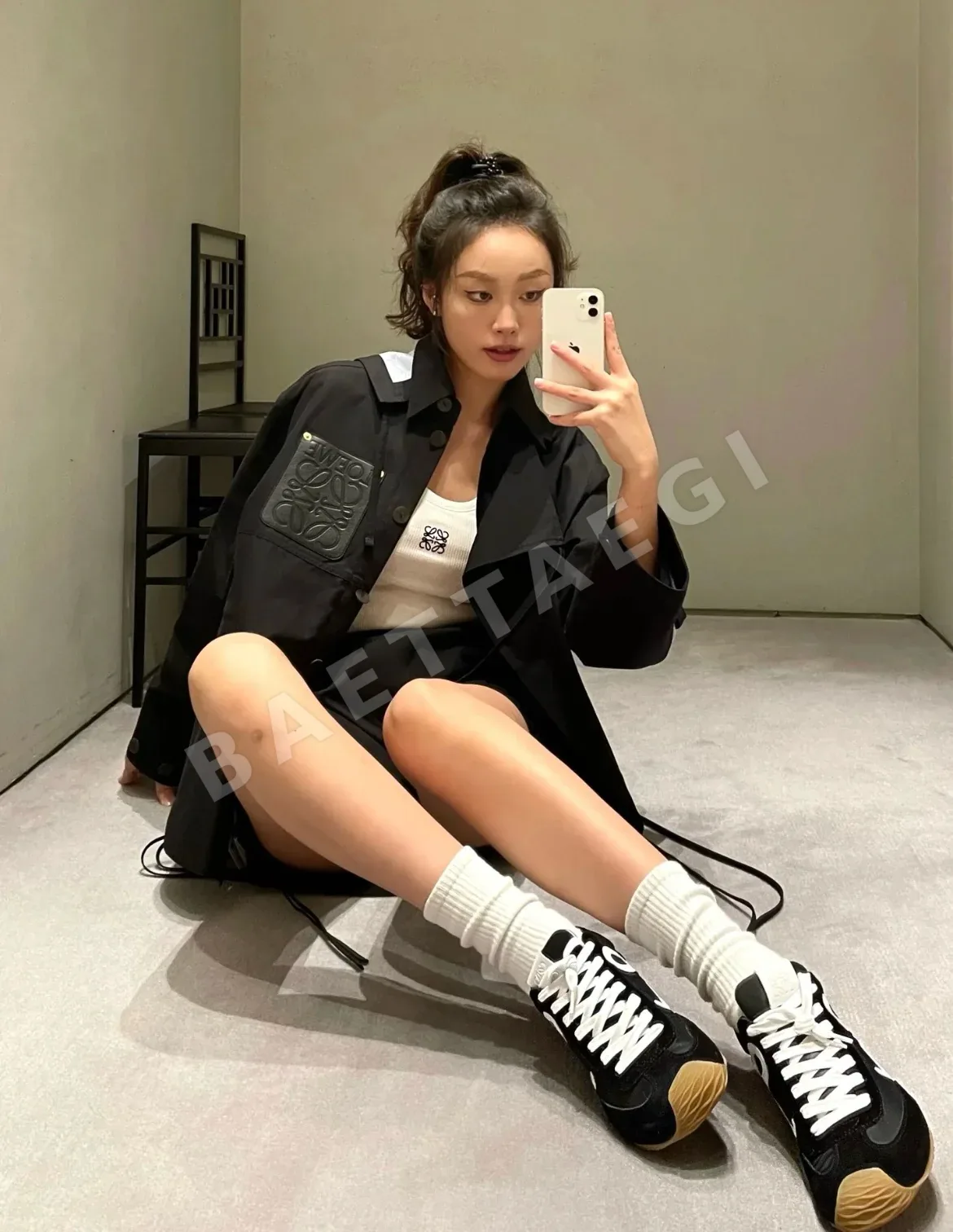 로에베 스니커즈 상세 이미지 4