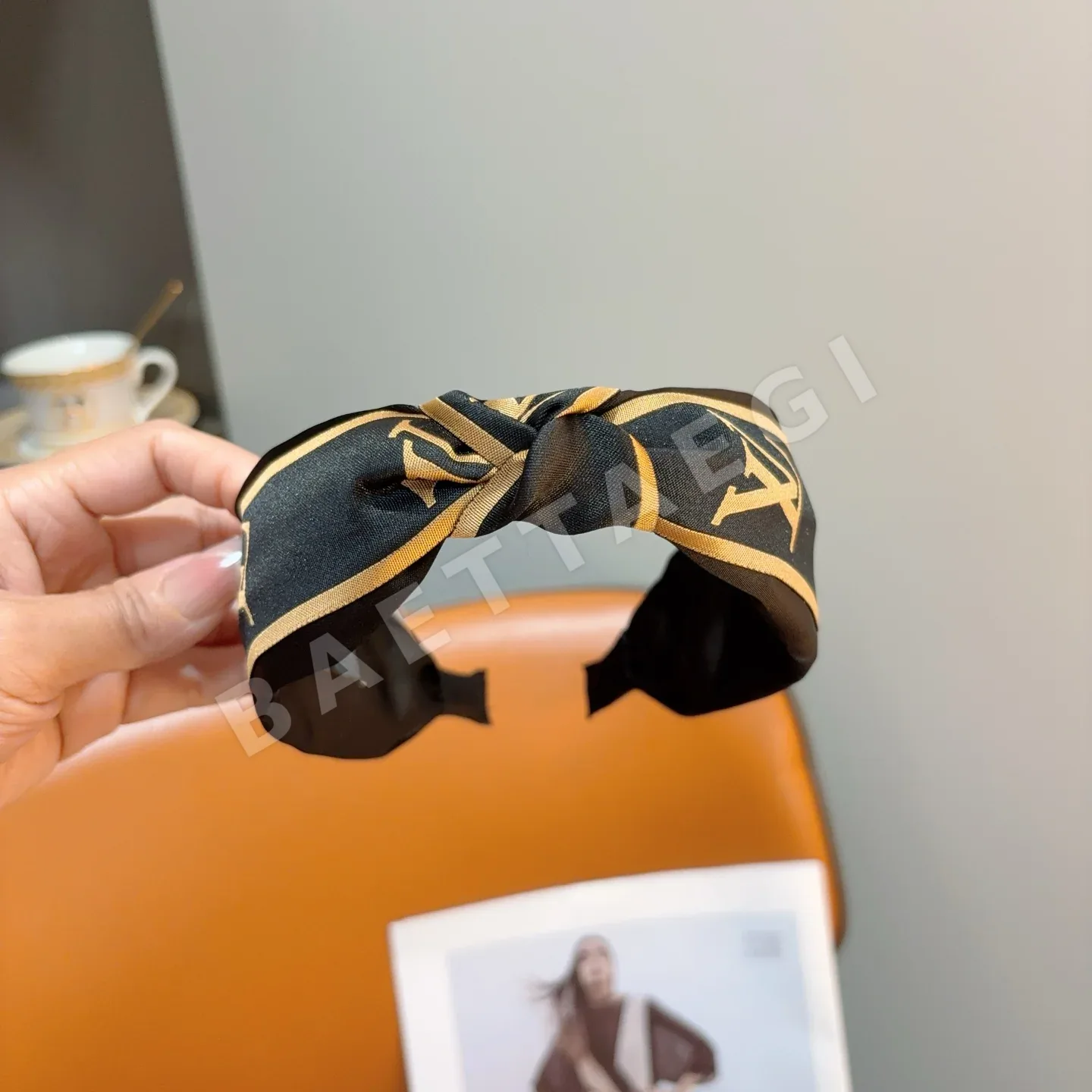 루이비통 센터 노트 헤드밴드 헤어악세 상세 이미지 4