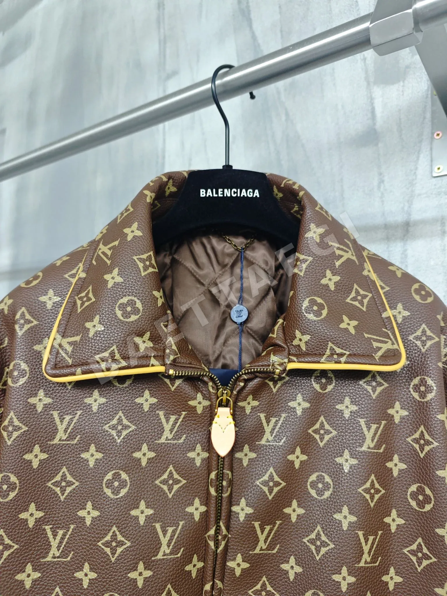 루이비통 모노그램 베이스볼 자켓 상세 이미지 3