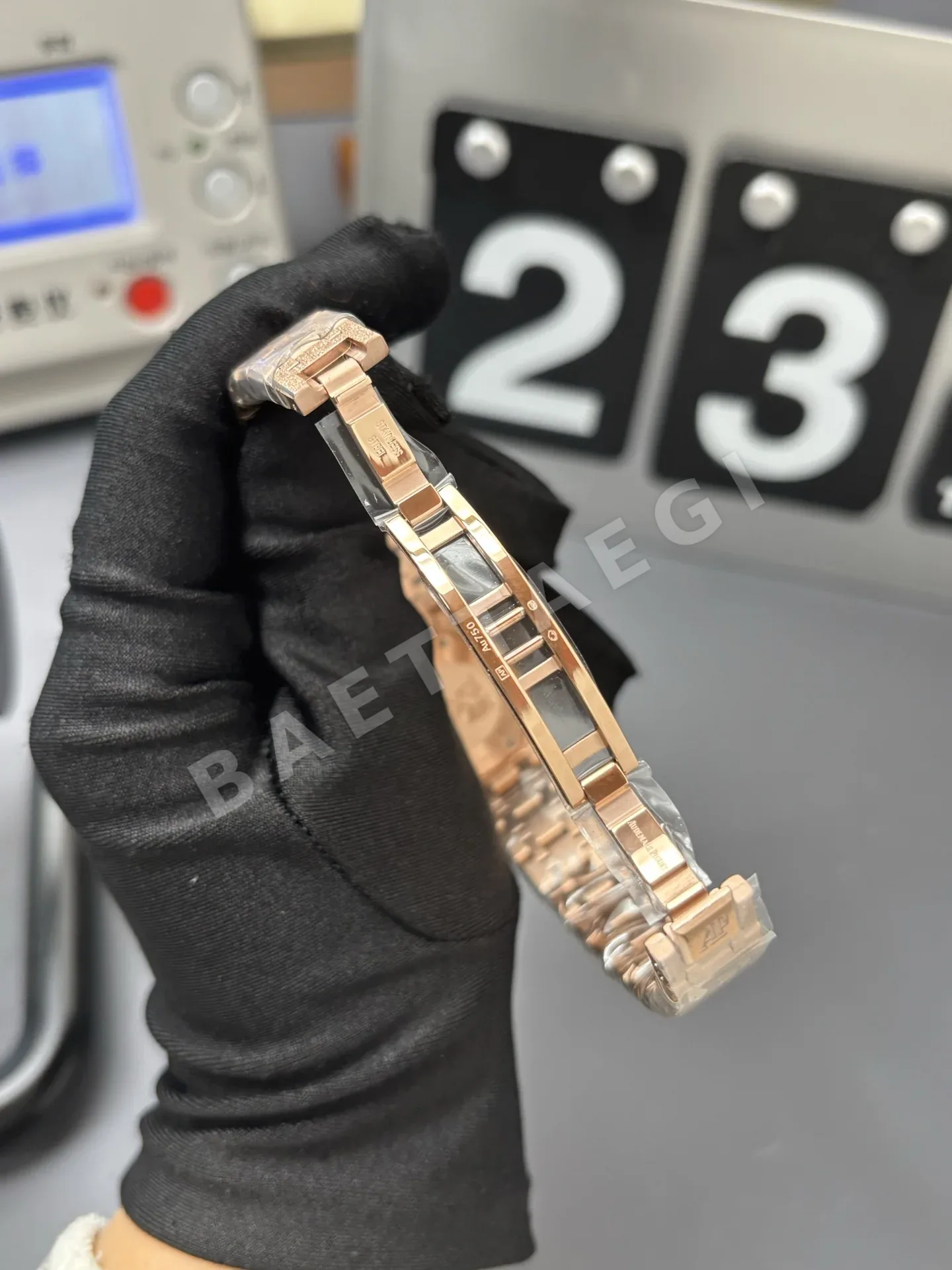 오데마피게 로열 오크 미니 23mm 여성 시계 상세 이미지 5