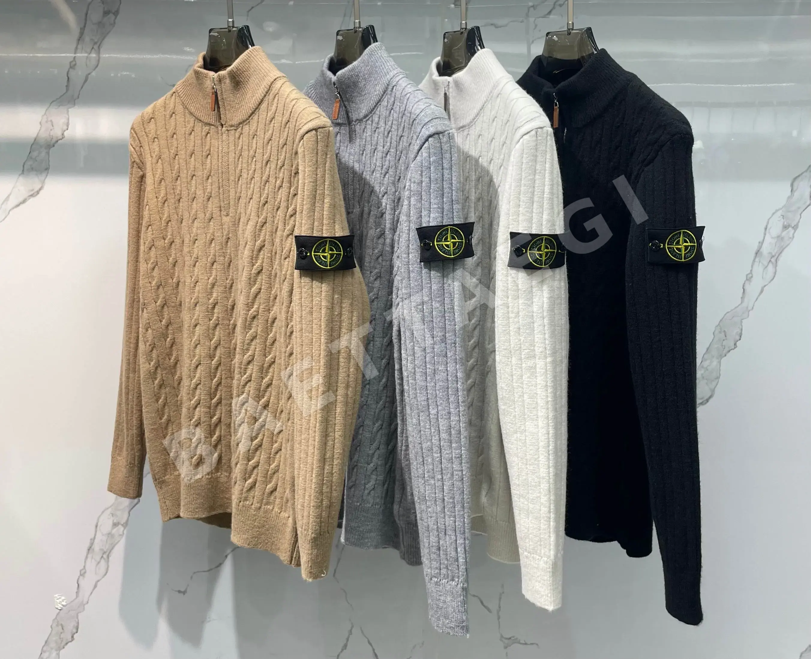 스톤아일랜드 뉴스리브 배지 하프 집업 니트 상세 이미지 10