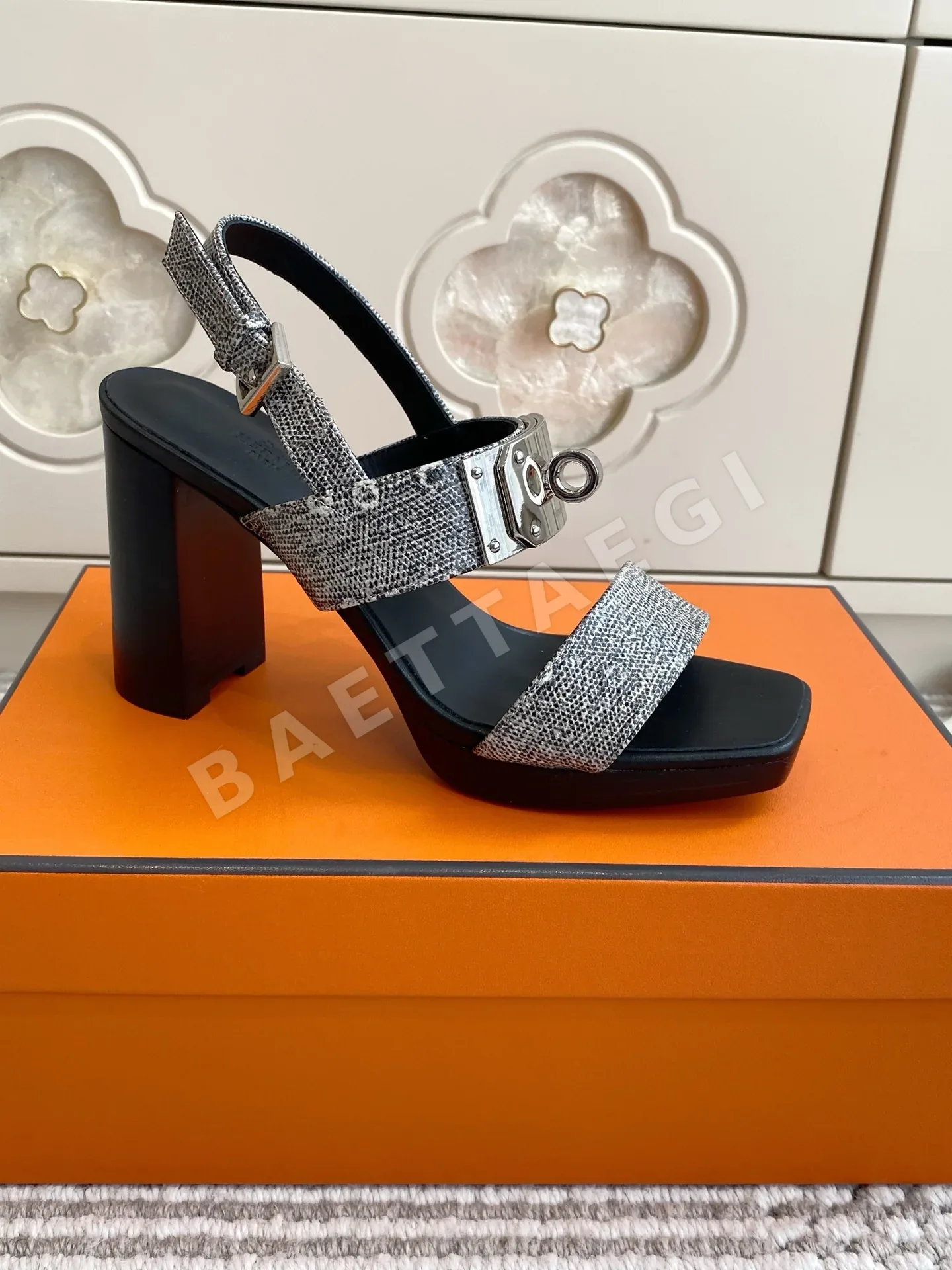 에르메스(Hermès)의 일로나(Ilona) 90 힐 상세 이미지 4
