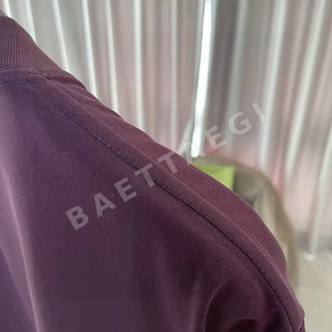 구찌 레터 로고 프린트 반팔 티셔츠 상세 이미지 5