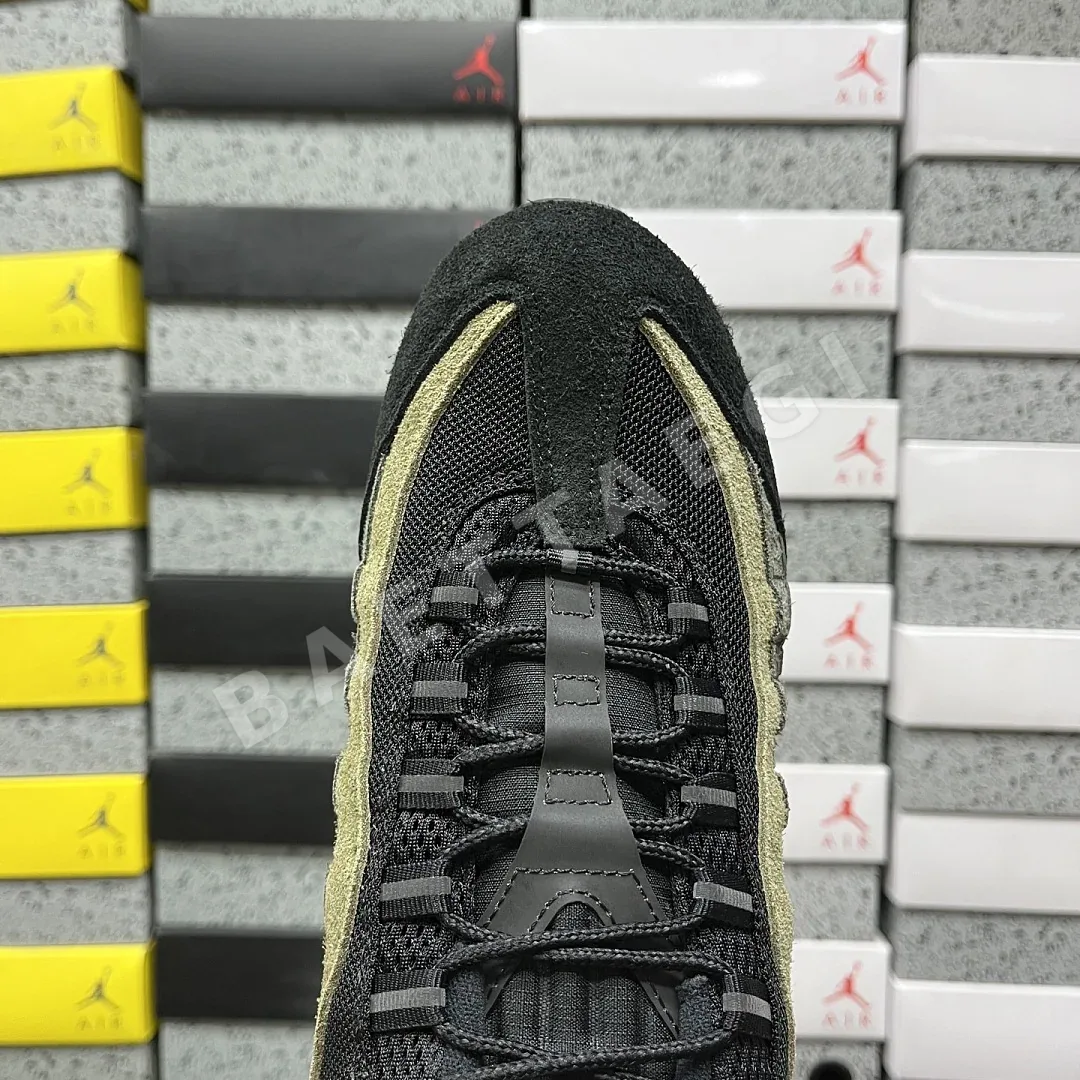 나이키 [KZ2.0] 에어 맥스 95 SP IB4523-200 201675 Nike Air Max 95 SP Undefeated Geo La 상세 이미지 2