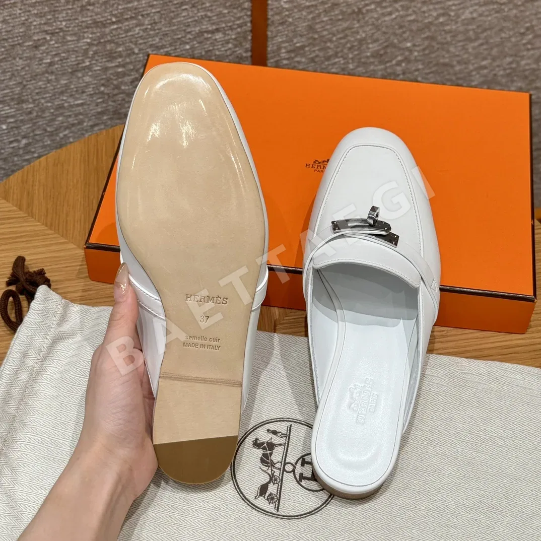 에르메스 이즈 뮬 슬리퍼 피 염소가죽 은색 버클 상세 이미지 6