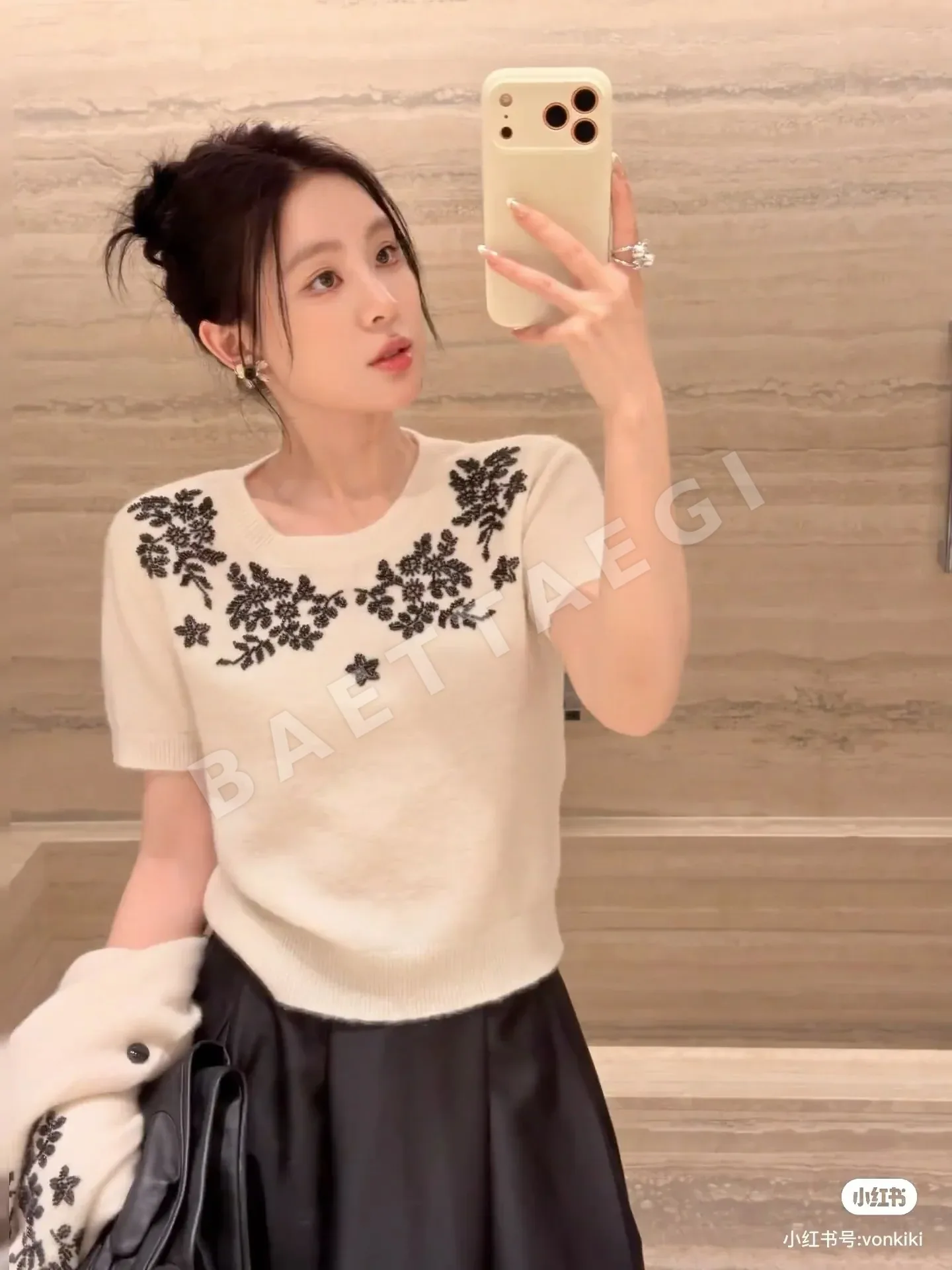 디올 여성 울 크루넥 비즈 장식 반팔 티셔츠 51811
