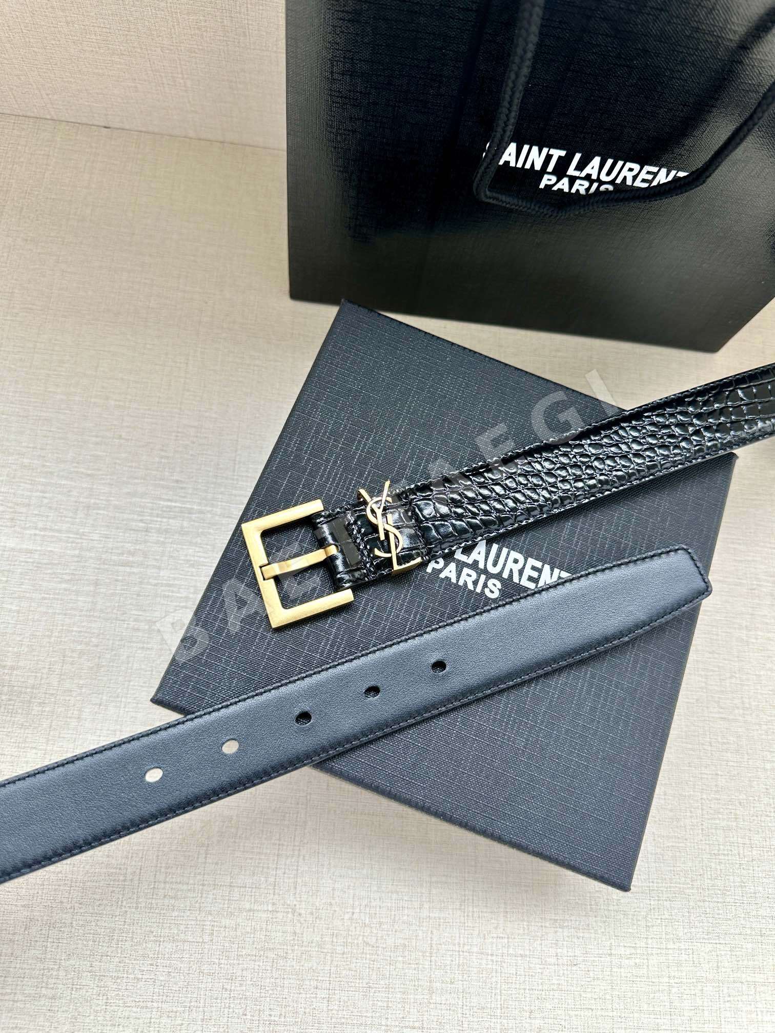 생로랑 YSL 모노그램 크로커다일 엠보싱 가죽 스퀘어 버클 벨트 상세 이미지 3