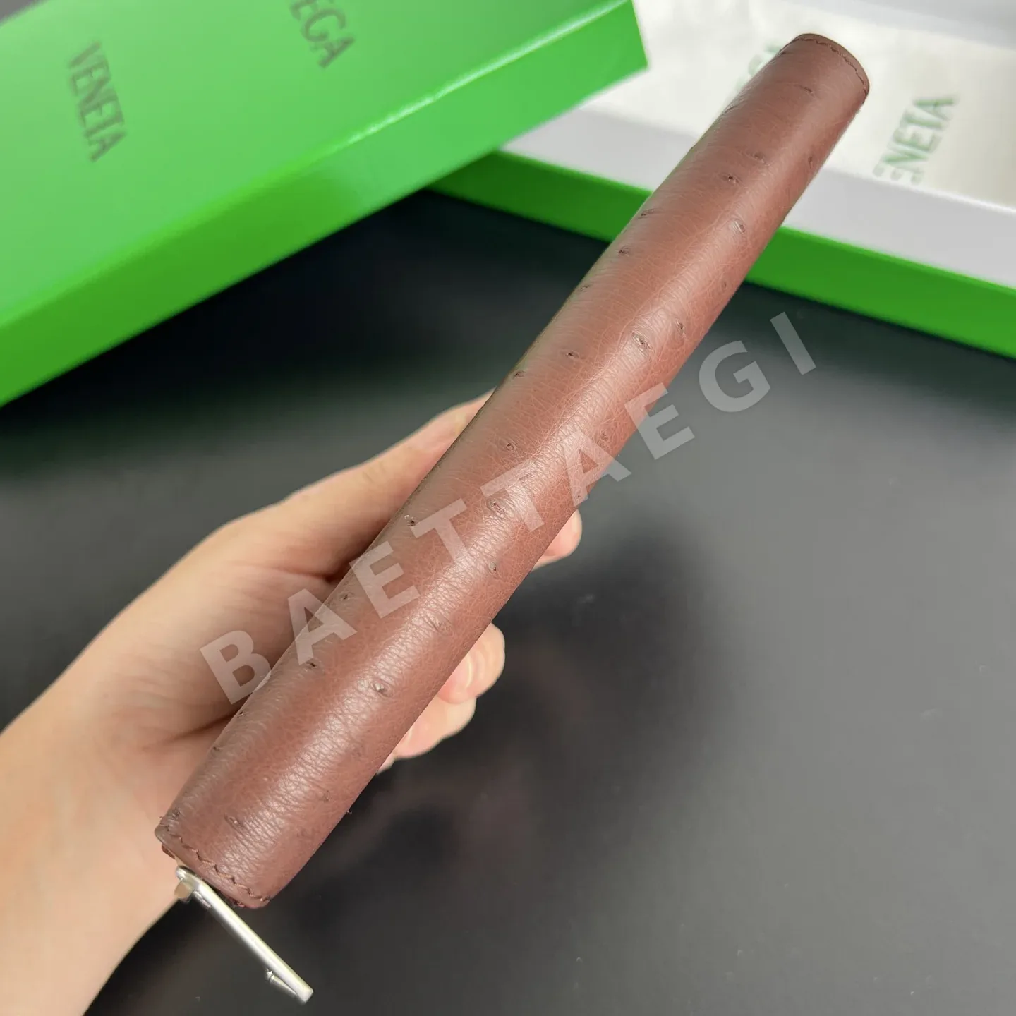 보테가베네타 타조 가죽 장지갑 상세 이미지 4