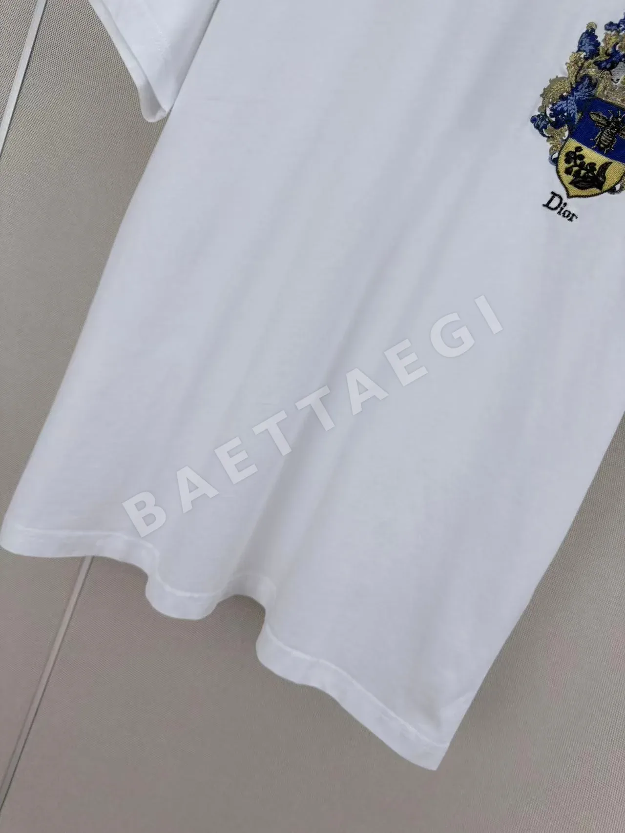디올 자수 크루넥 반팔 티셔츠 상세 이미지 7