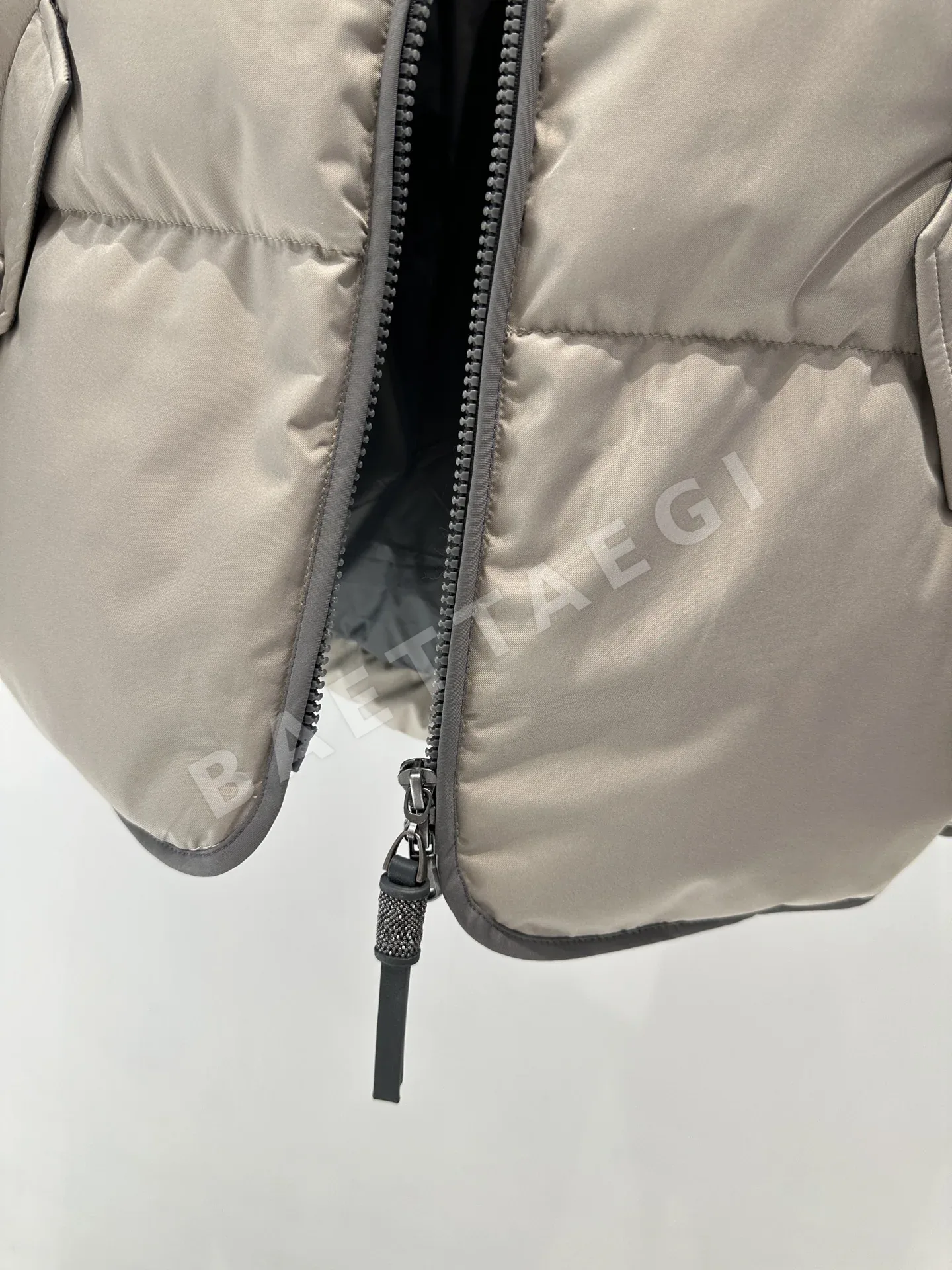 브루넬로쿠치넬리 오트쿠튀르 공방(Métiers d'Art) 컬렉션 패딩 상세 이미지 7