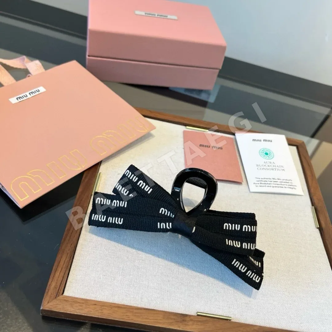 미우미우 헤어 클립 183806