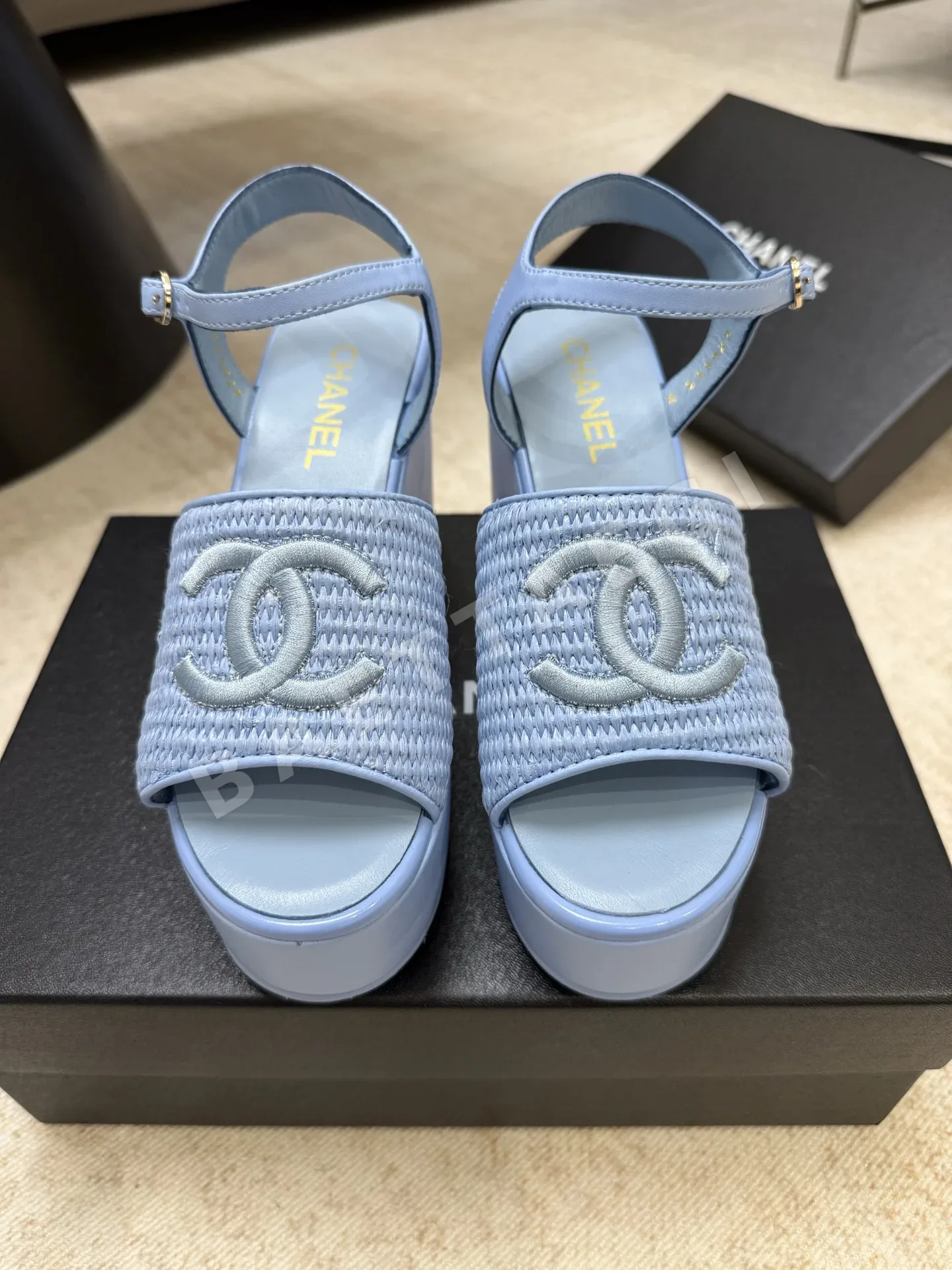 샤넬 나일론 직조 플랫폼 힐 신발 42307