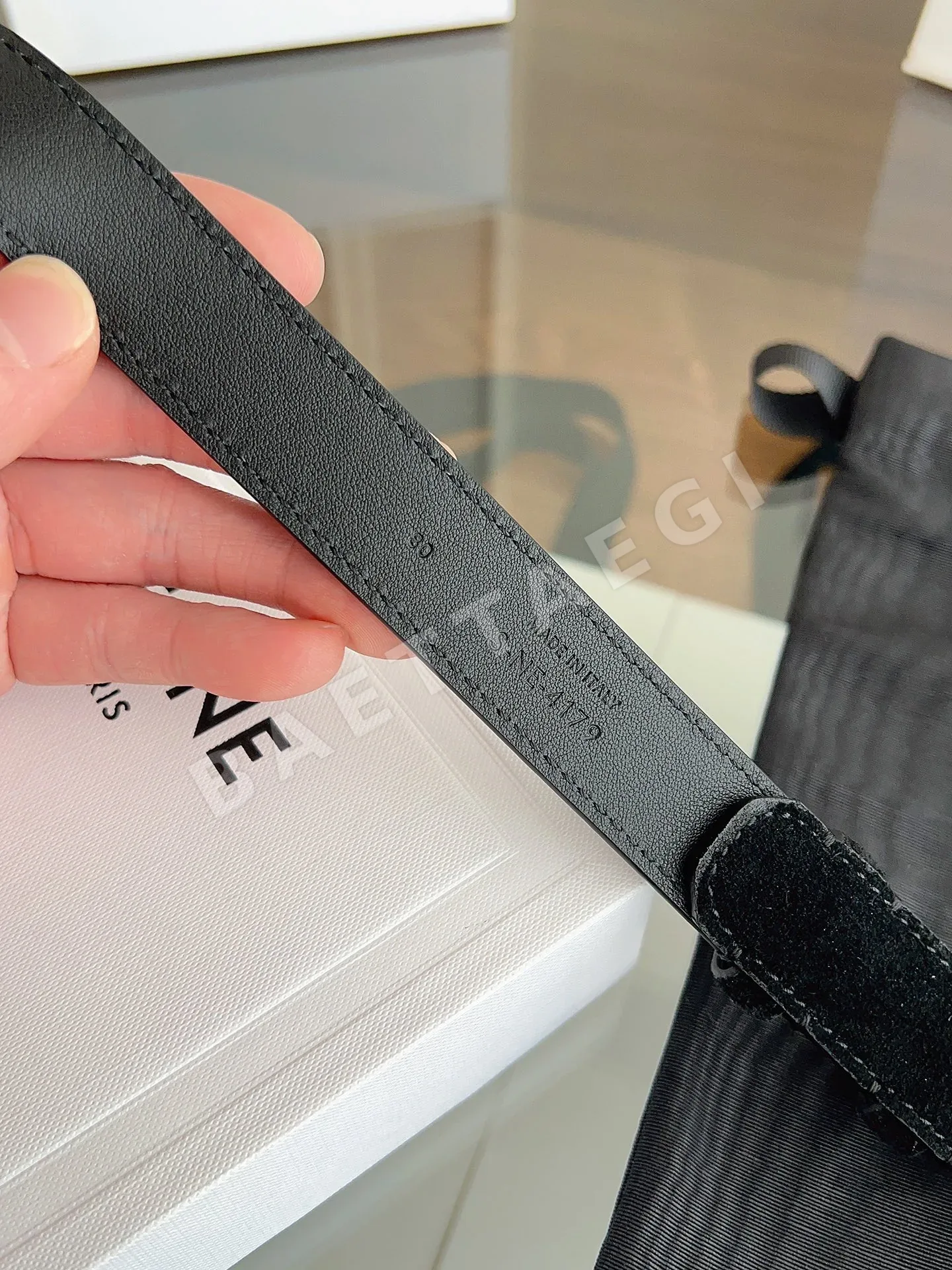 셀린느 스웨이드 소가죽 라운드 버클 벨트 상세 이미지 7
