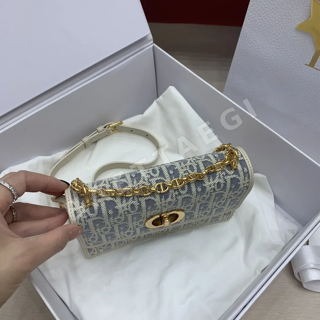 디올 미스 카로 미니 체인 숄더백 상세 이미지 2