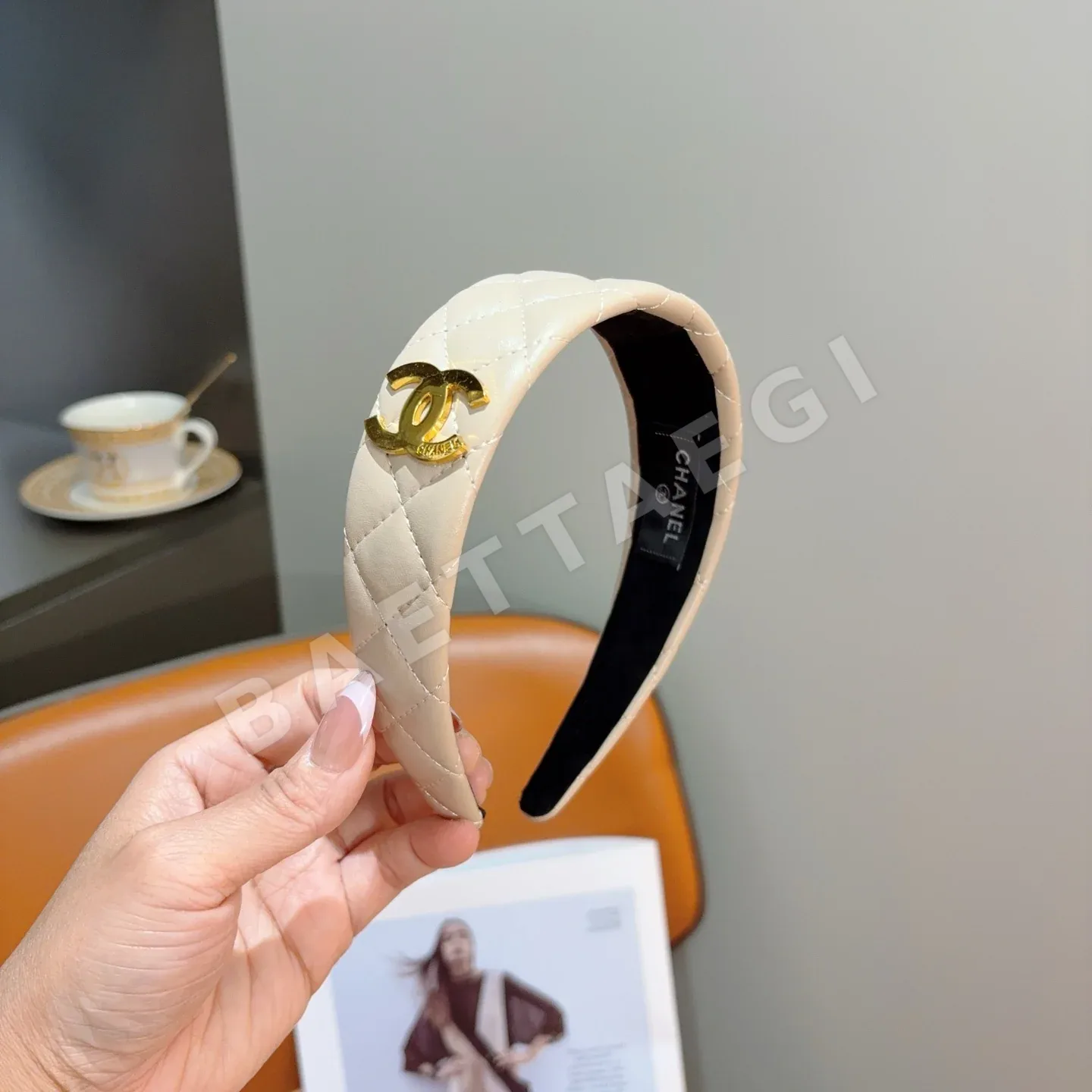 샤넬 가죽 레터 헤드밴드 상세 이미지 2