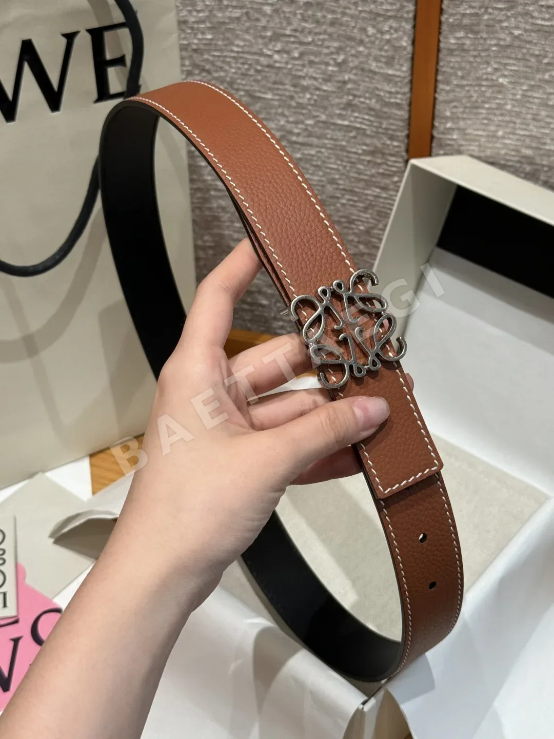 로에베 아나그램 리버서블 소가죽 벨트 상세 이미지 4