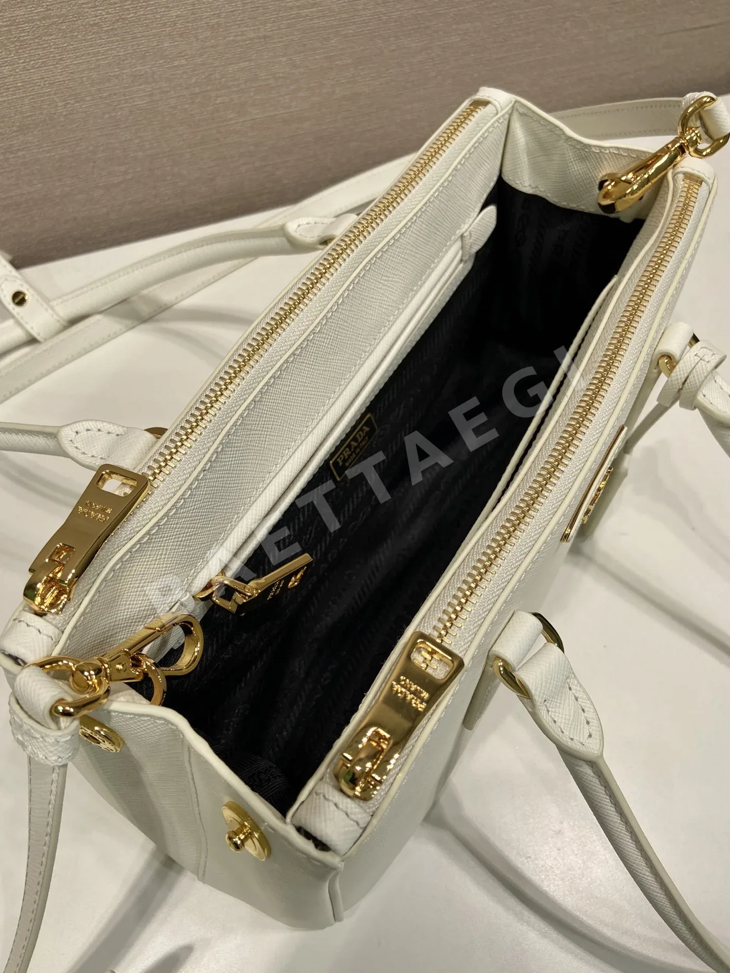 프라다 사피아노 크로스그레인 숄더백 1BA457 상세 이미지 8