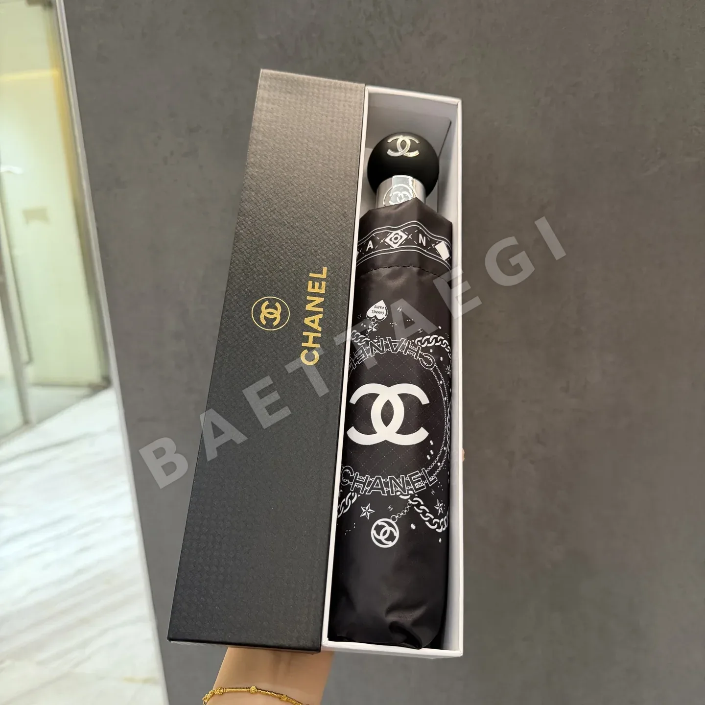 샤넬 자동 접이식 UV 차단 우산 85316
