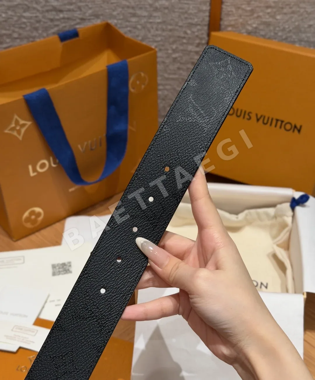 루이비통 이니셜 모노그램 미드나이트 40mm 리버시블 벨트 상세 이미지 8