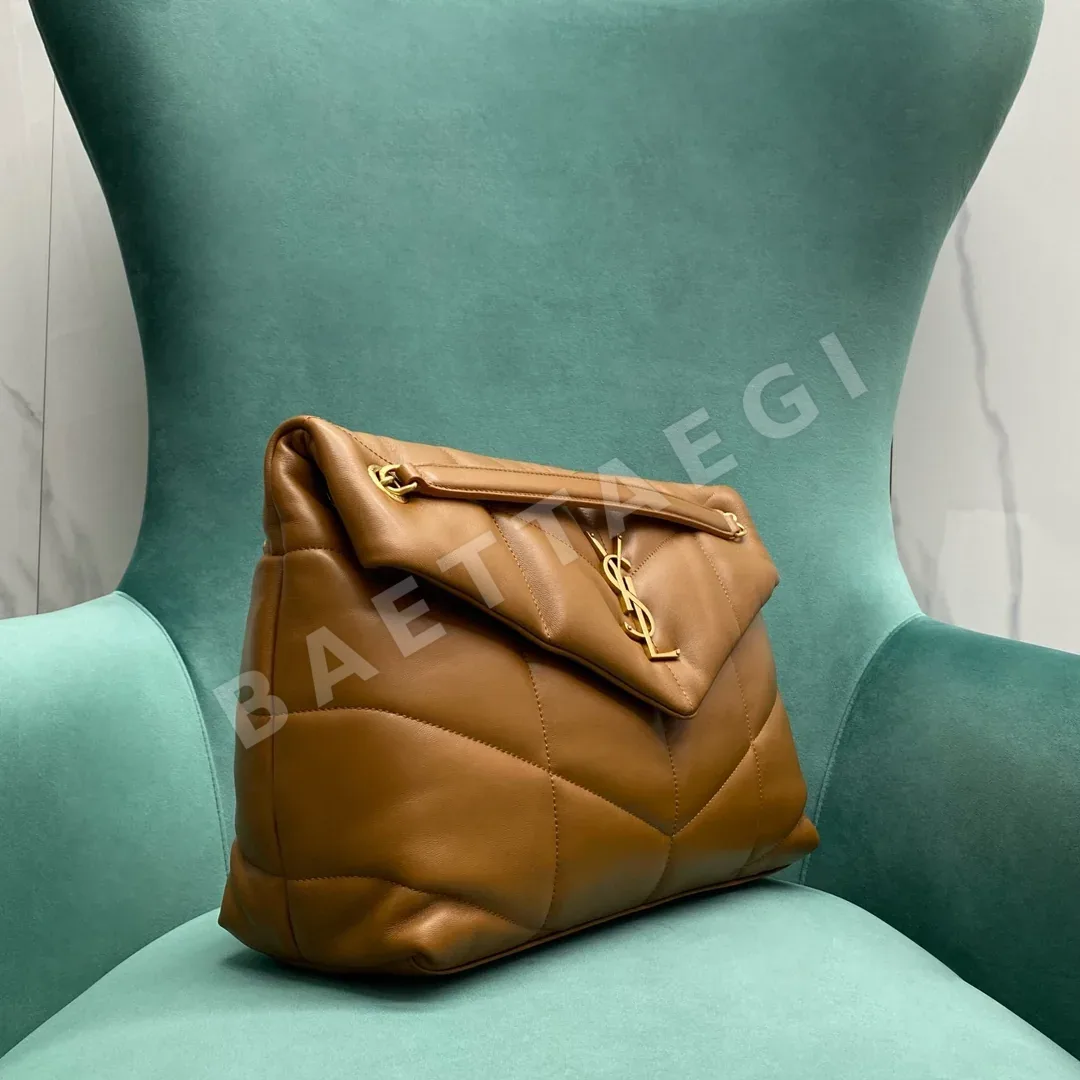 생로랑 LOOLOU PUFFER 퀼팅 램스킨 숄더백 상세 이미지 3