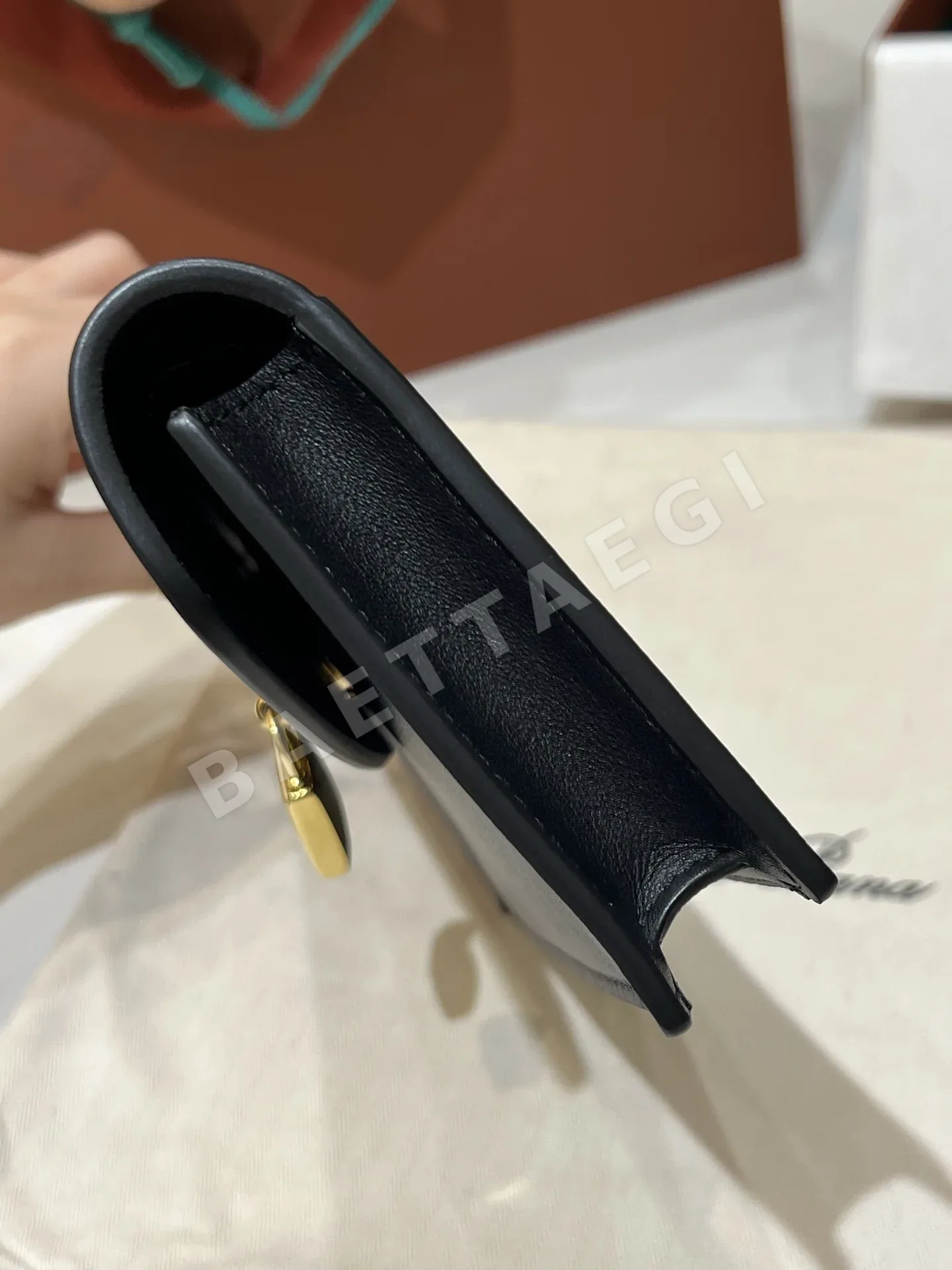 로로피아나 카프스킨 클러치 숄더백 상세 이미지 3