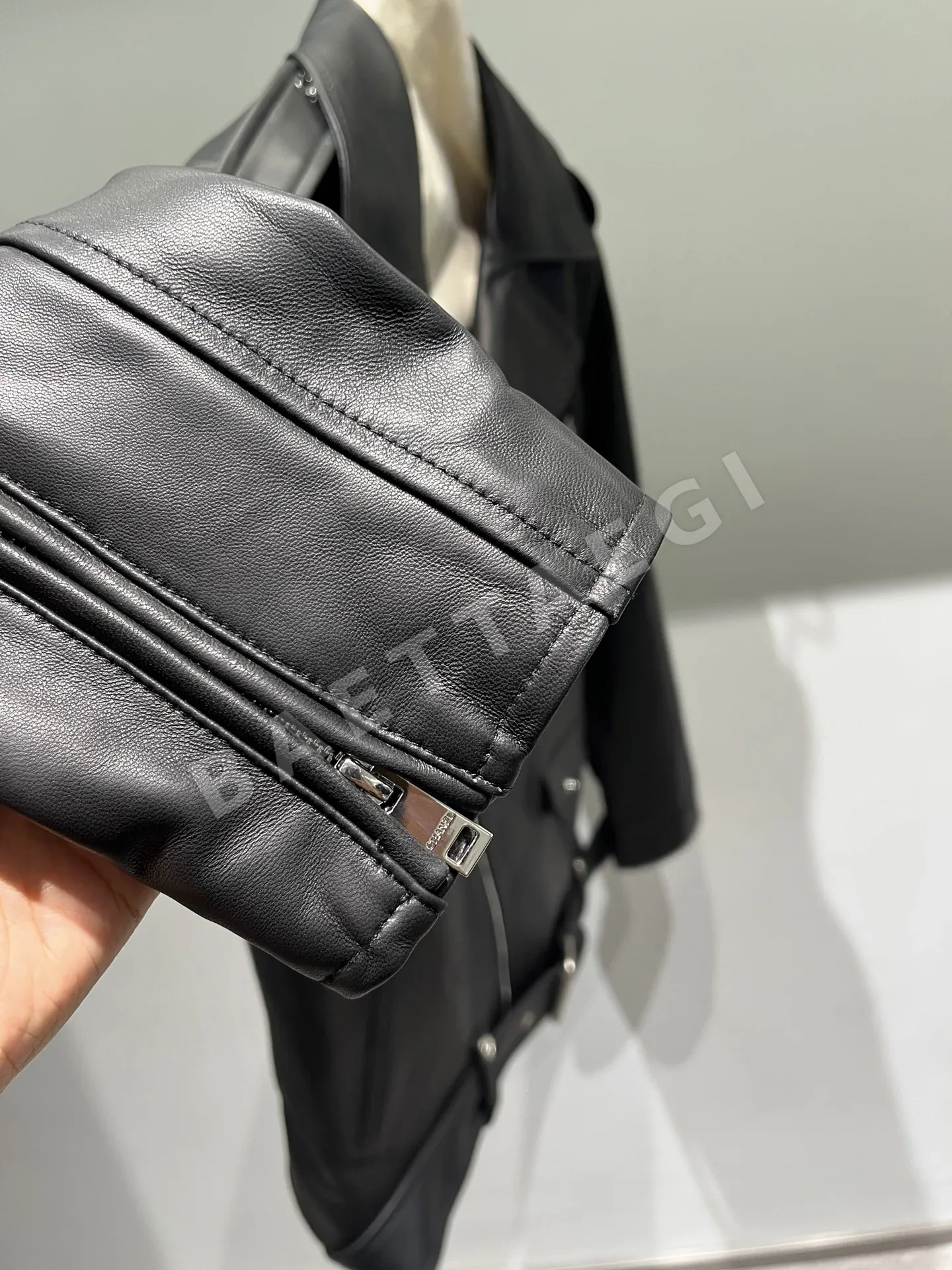 샤넬 램스킨 모터사이클 자켓 상세 이미지 4