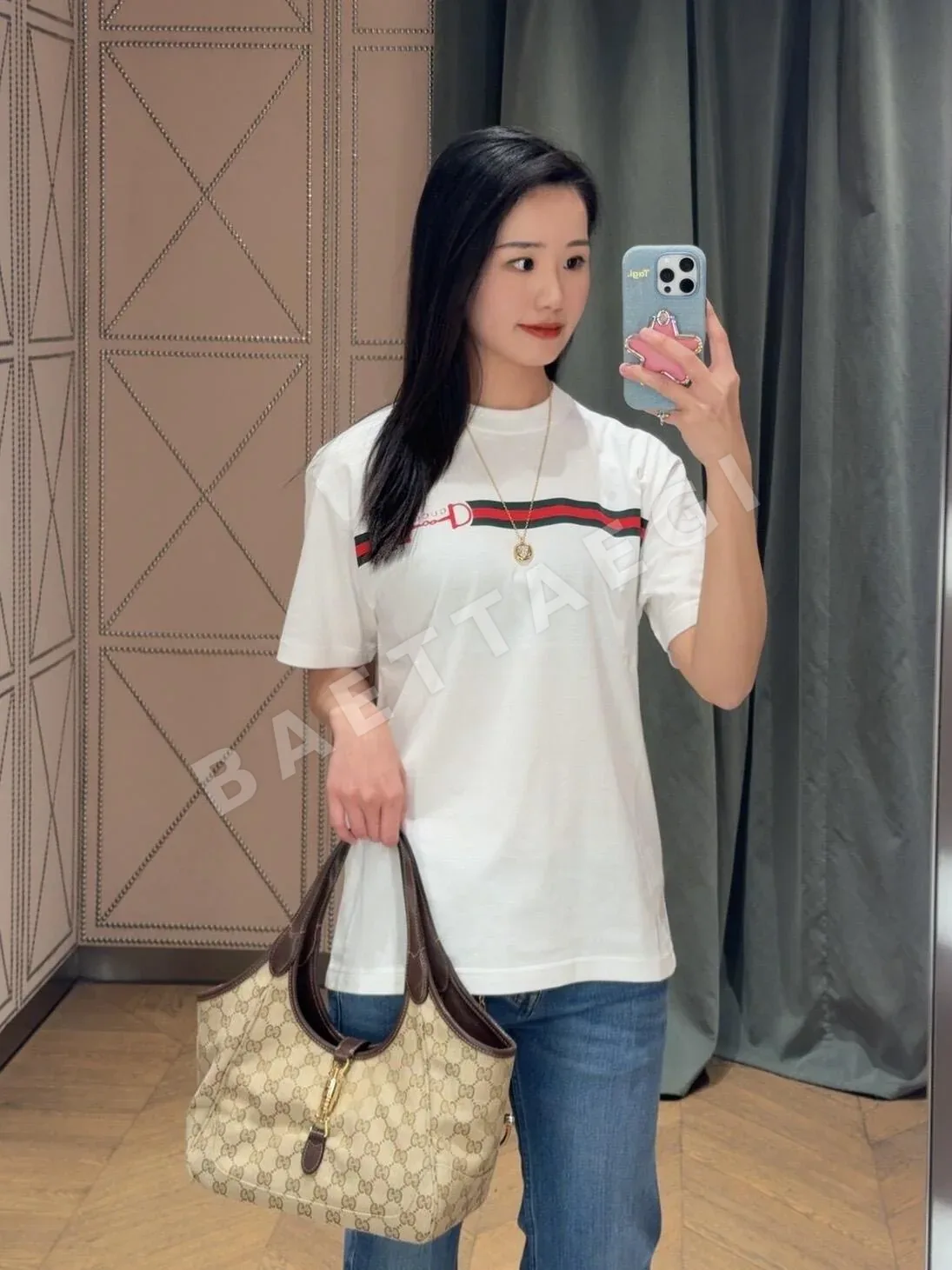 구찌 레터 프린트 크루넥 반팔 티셔츠 상세 이미지 3