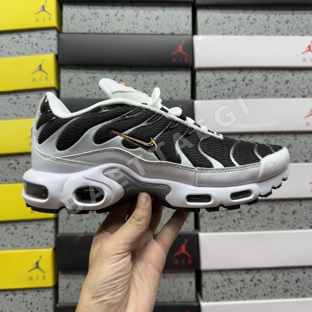 나이키 [BD] 에어 맥스 플러스 CT1094-102 201874 Nike Air Max Plus White Black Metallic 상세 이미지 6