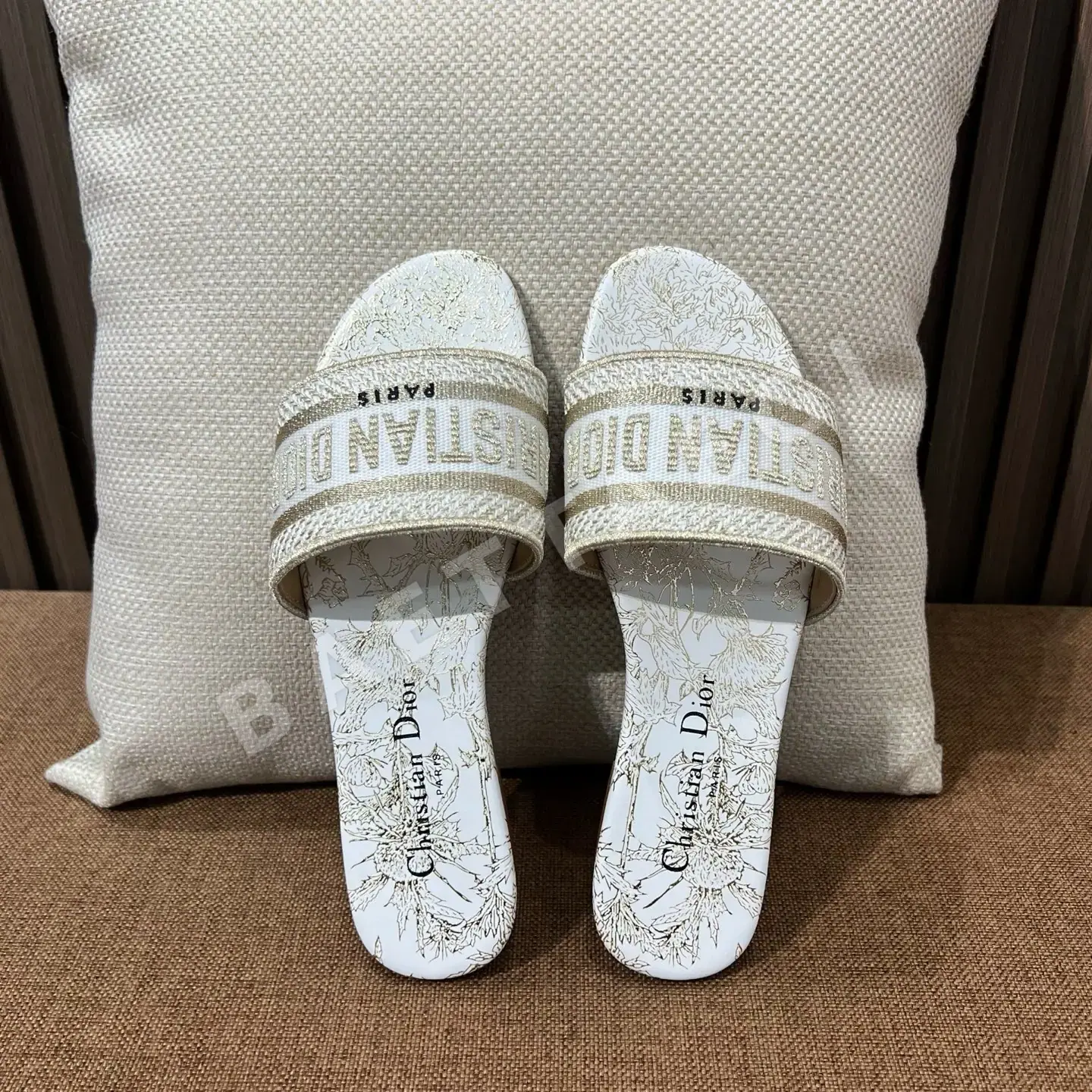 디올 자수 캔버스 샌들 141772