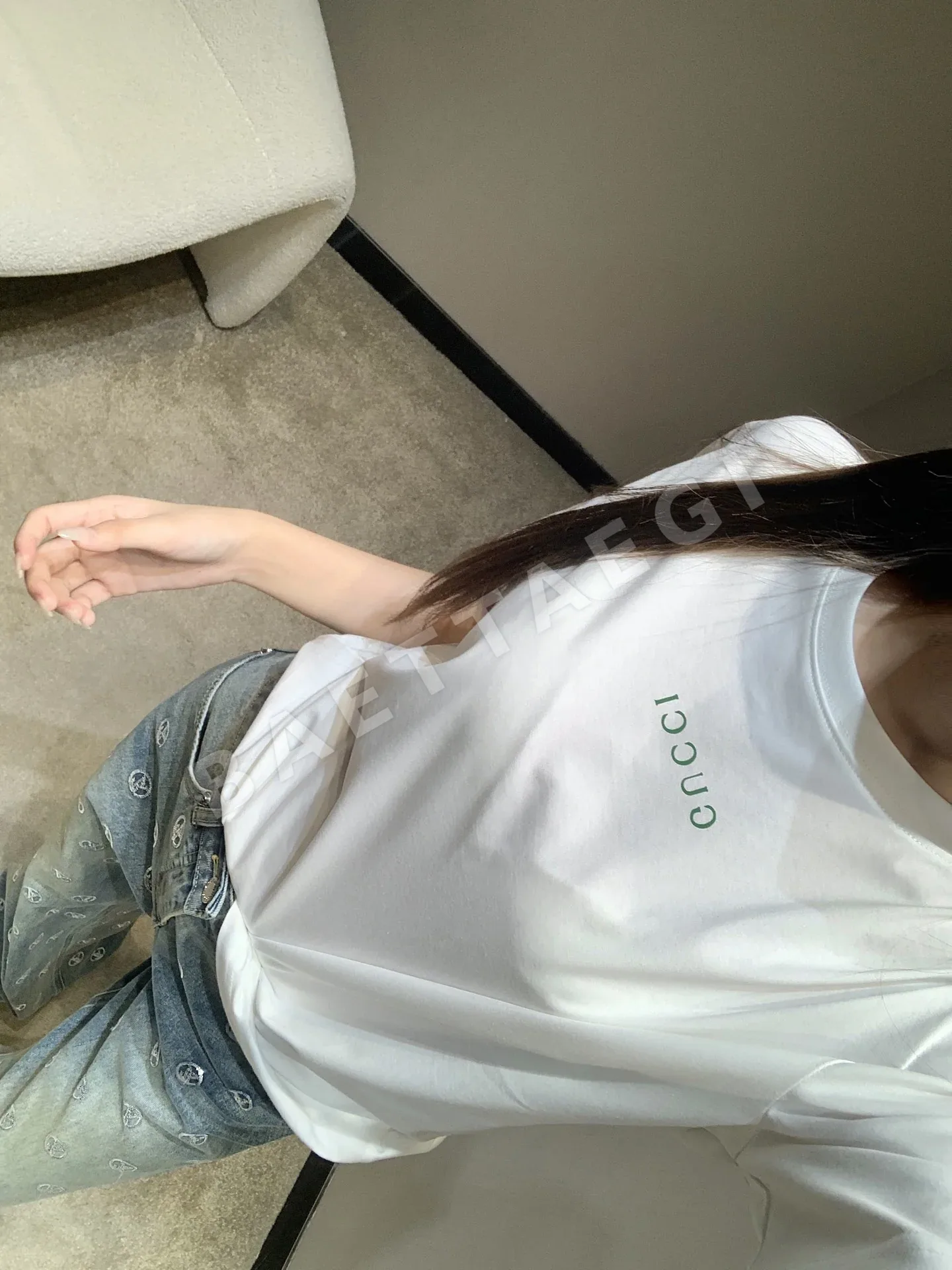 구찌 레터 프린트 크루넥 반팔 티셔츠 상세 이미지 5