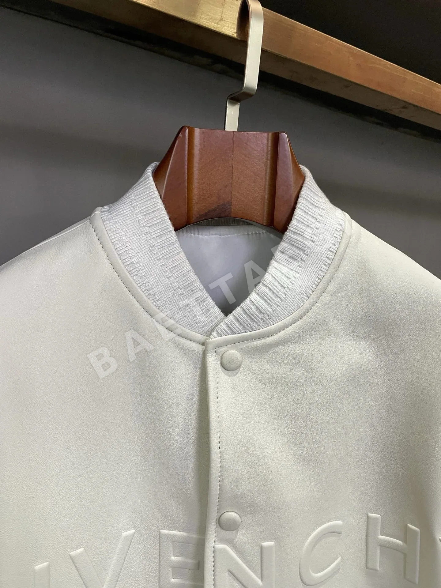 지방시 램스킨 베이스볼 자켓 상세 이미지 9