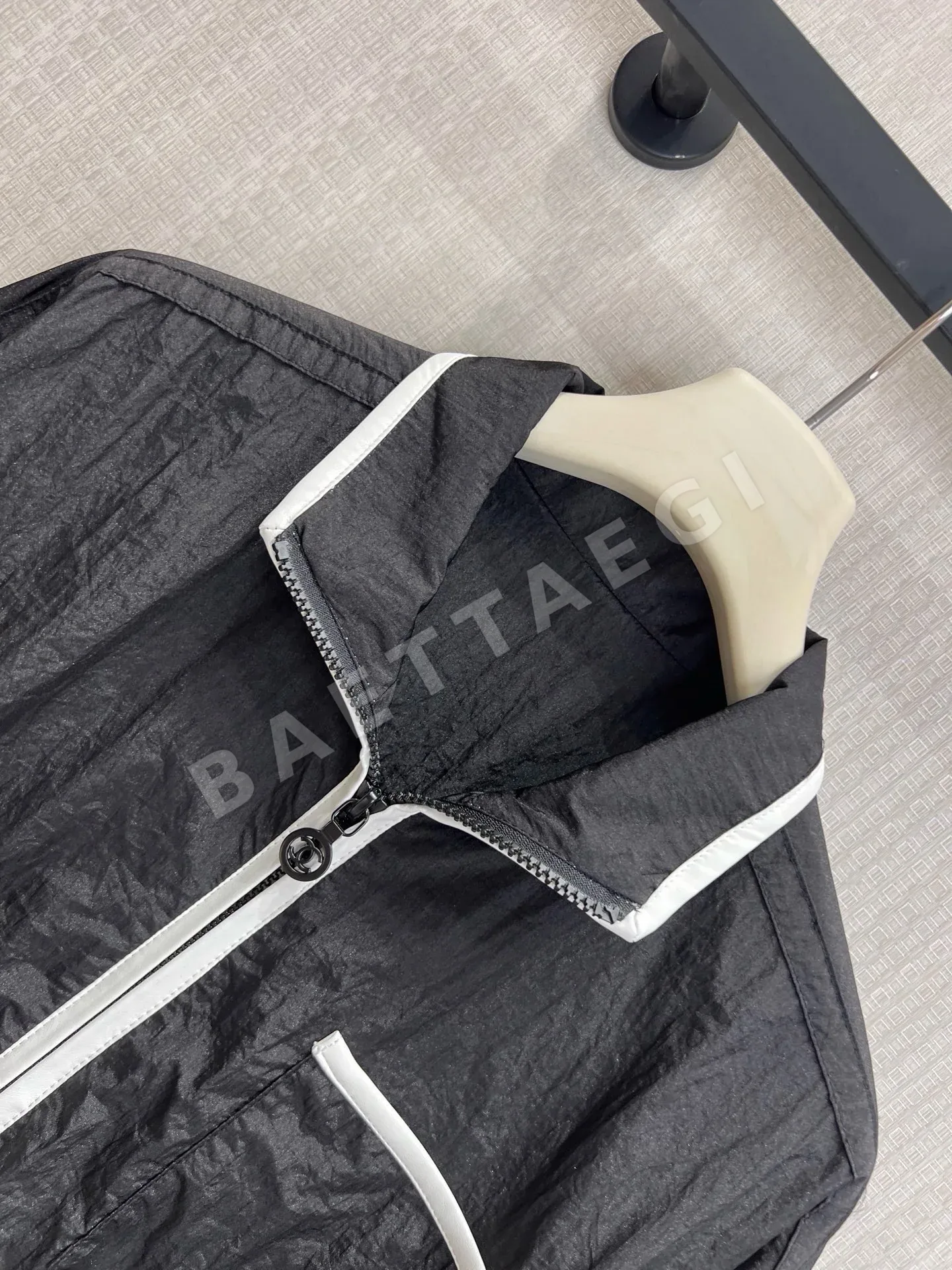 샤넬 블랙 화이트 컬러블록 여성 자켓 상세 이미지 4