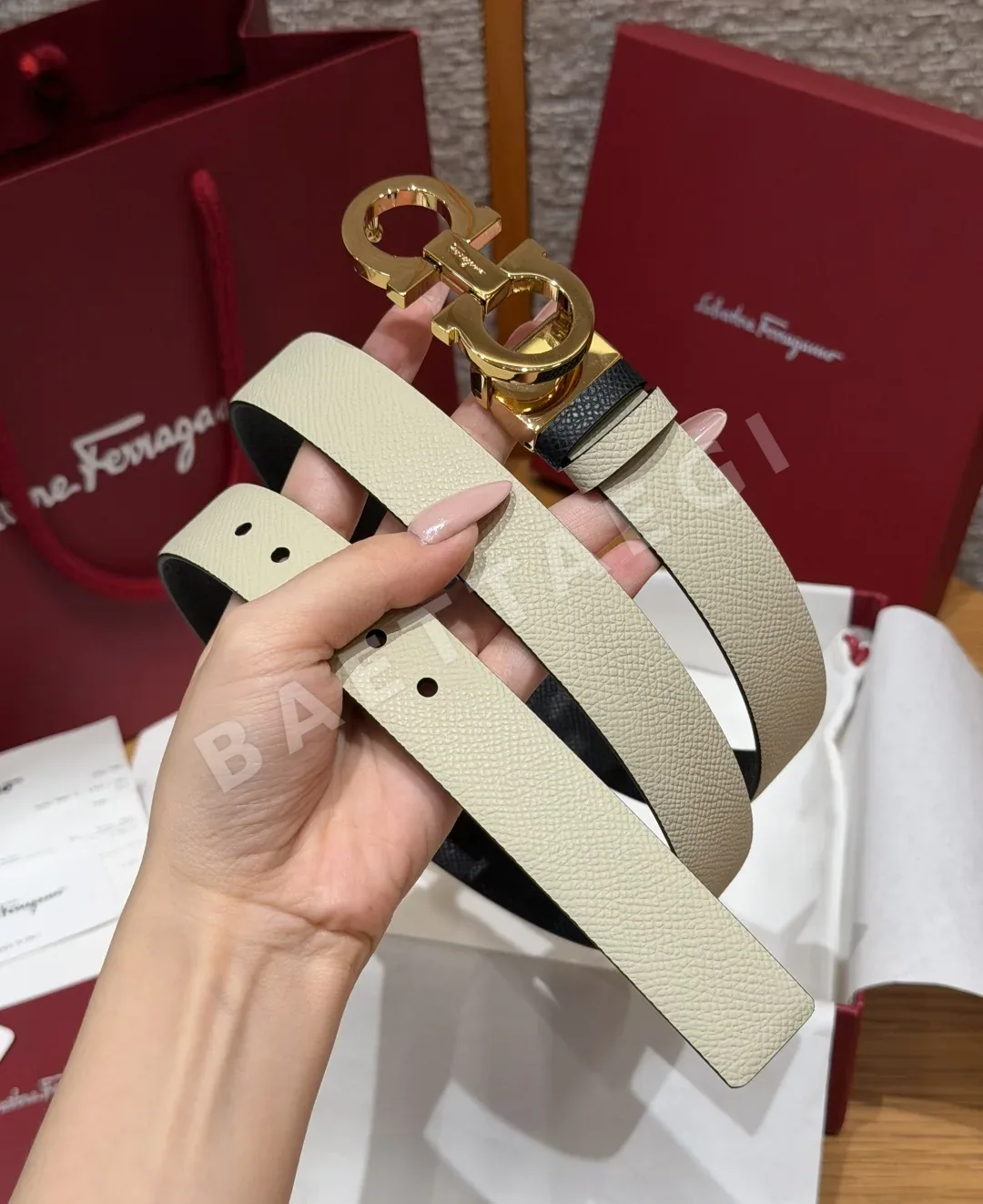 페레가모 리버시블 가죽 여성용 슬림 벨트 상세 이미지 2