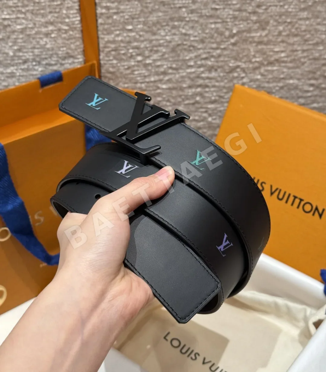 루이비통 이니셜 블루종 40mm 리버시블 벨트 상세 이미지 2