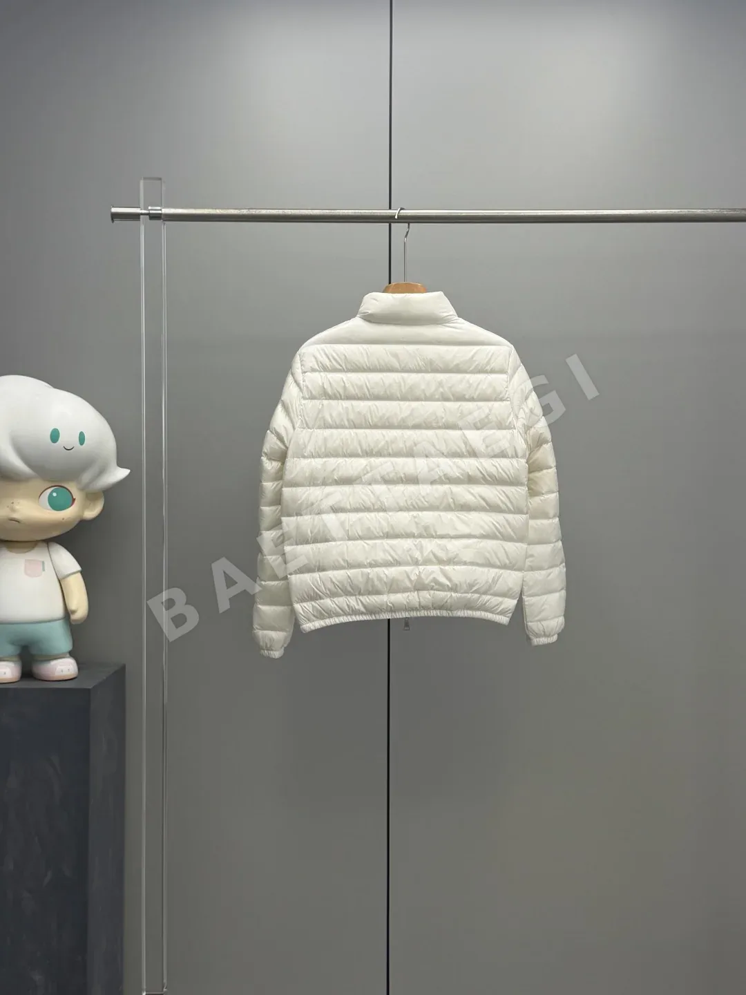 몽클레르 란스 숏 스탠드카라 여성 패딩 상세 이미지 9