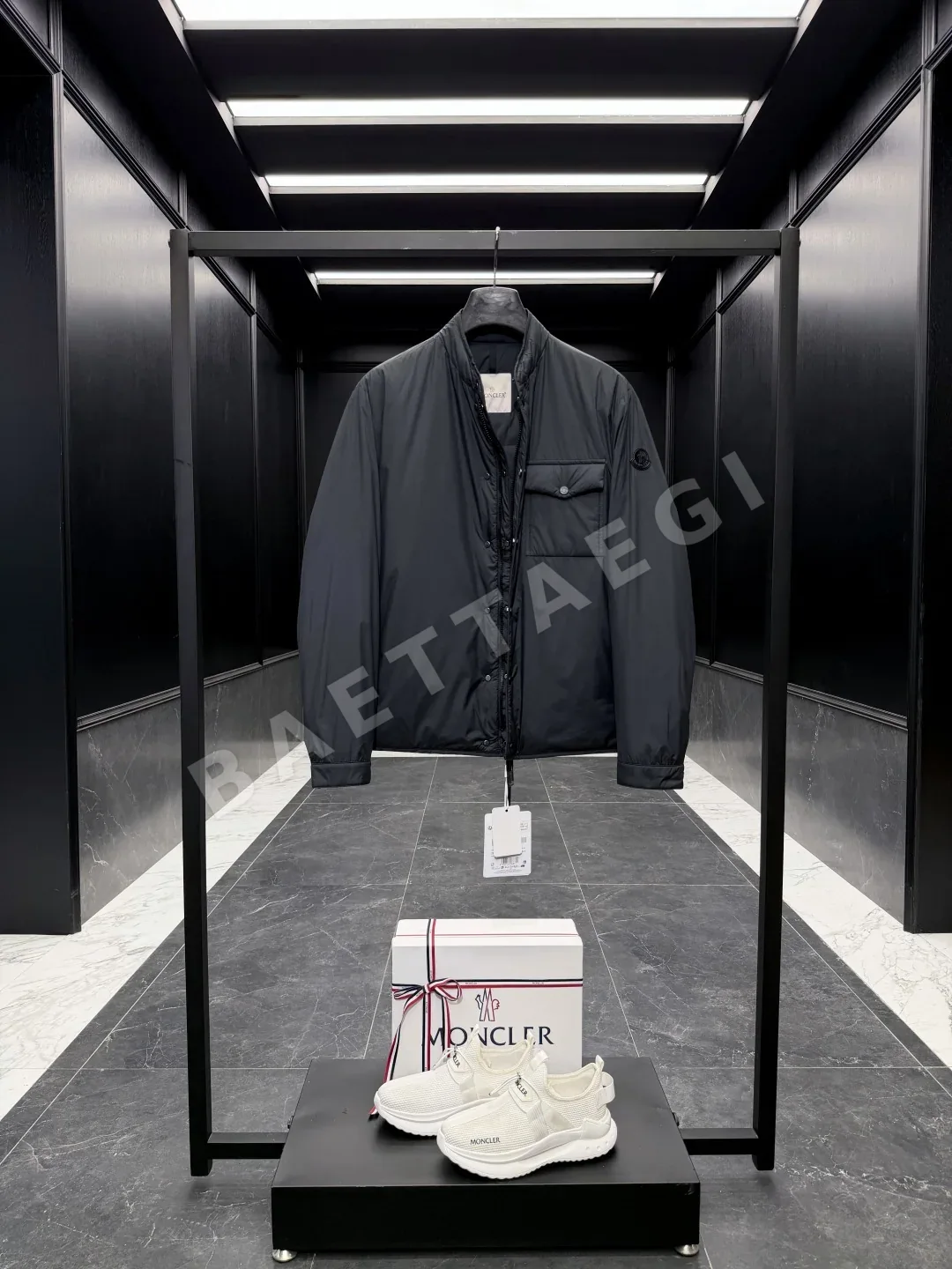 몽클레르 존다 쇼트 다운 자켓 상세 이미지 3