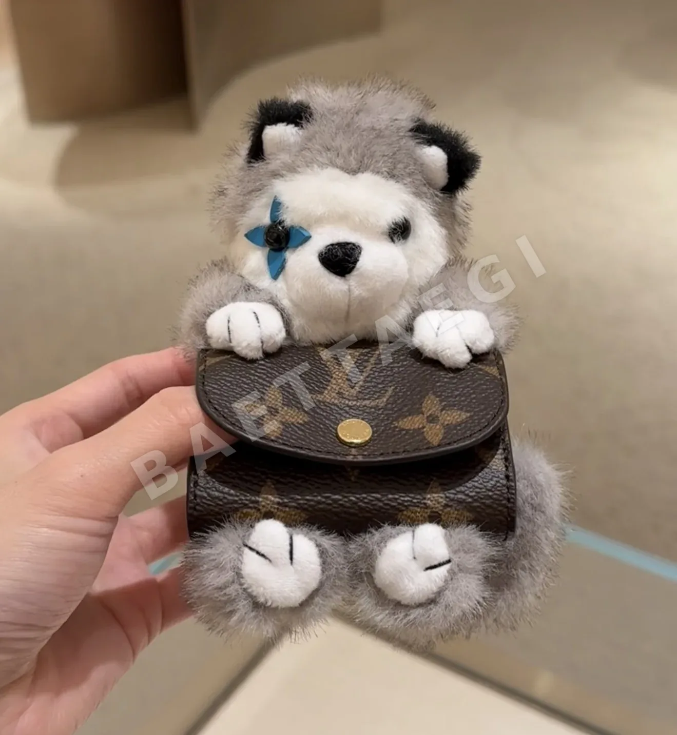 루이비통 허스키 봉제 인형 키링 124548