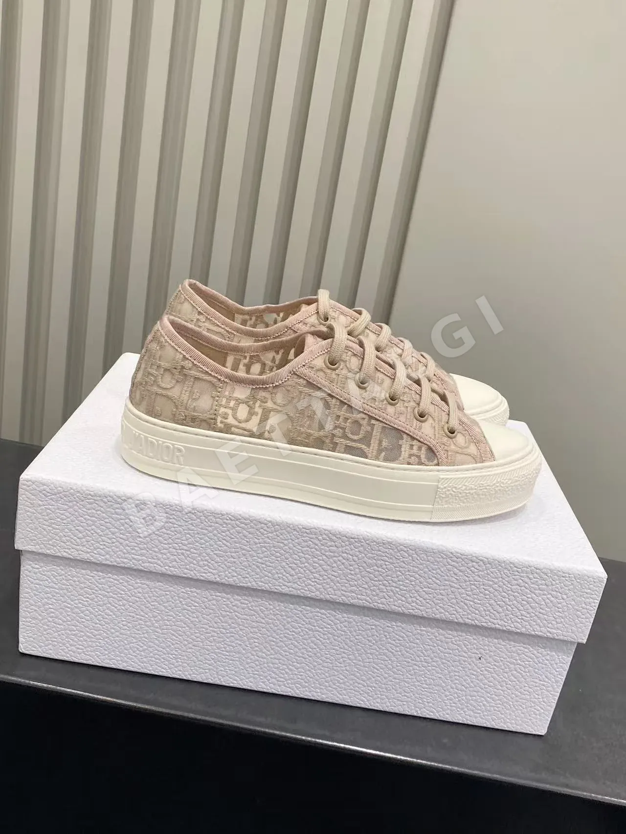 디올 메시 자수 레이스업 스니커즈 95918