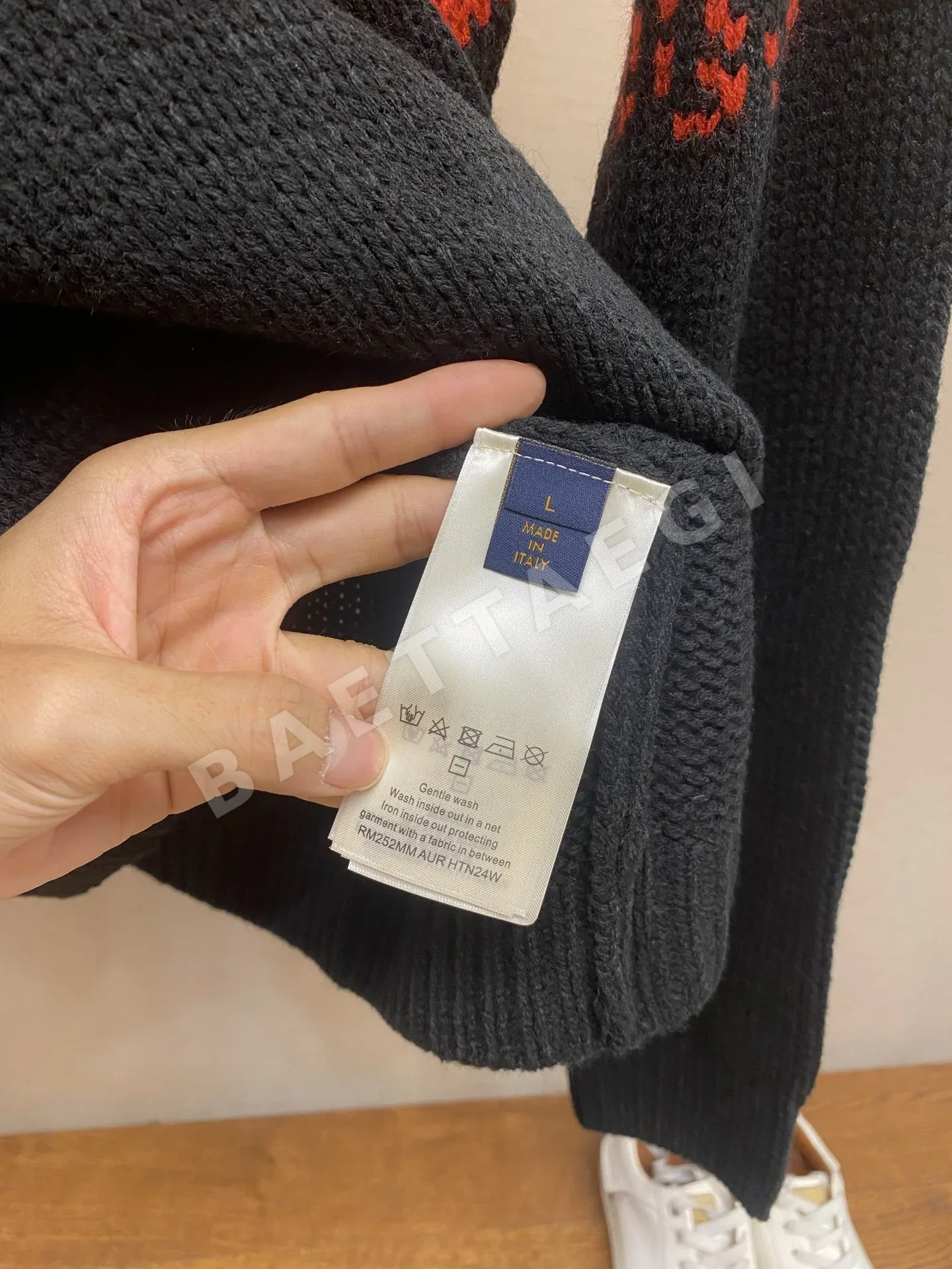 루이비통 레터 가죽 라벨 컬러 블록 자카드 니트 상세 이미지 7
