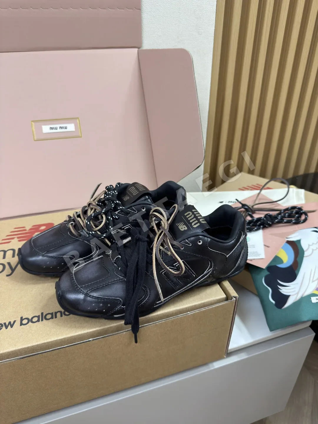미우미우 530 SL 오르올 블랙 남성 신발 93417