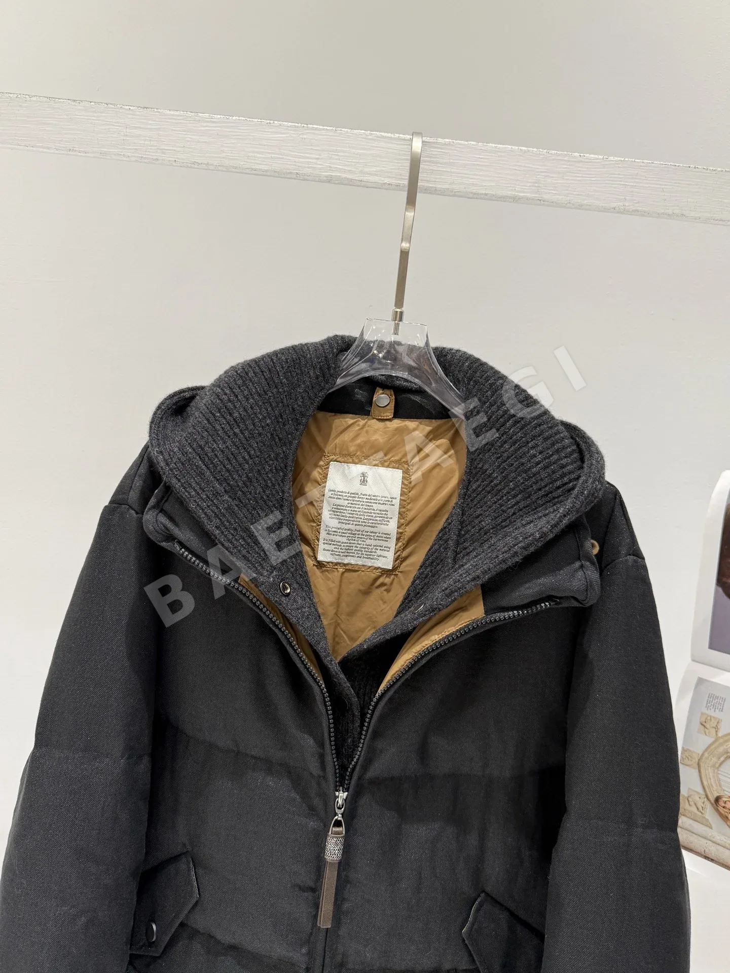 브루넬로쿠치넬리 오트쿠튀르 공방(Métiers d'Art) 컬렉션 패딩 상세 이미지 4