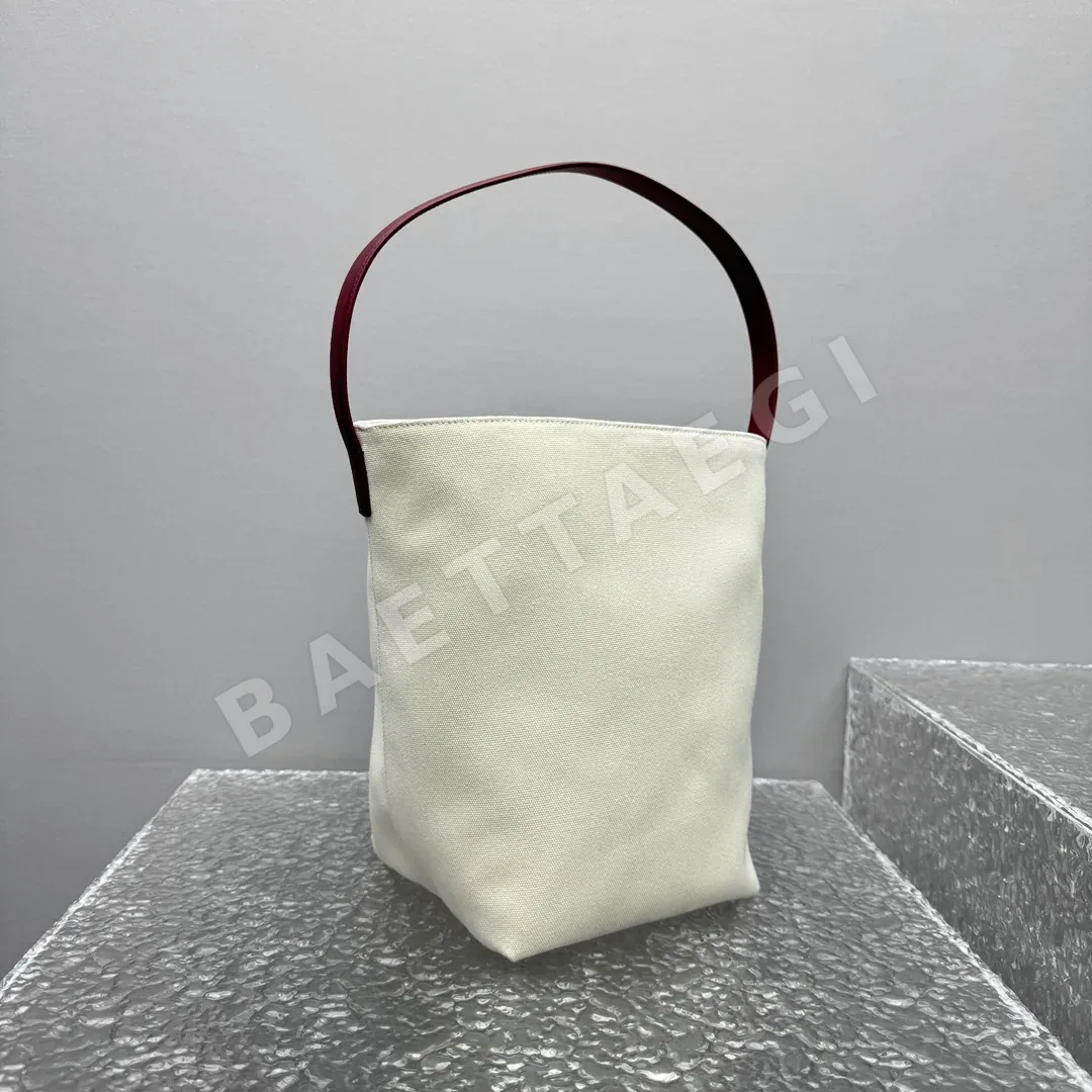 더로우 파크 캔버스 버킷백 상세 이미지 3