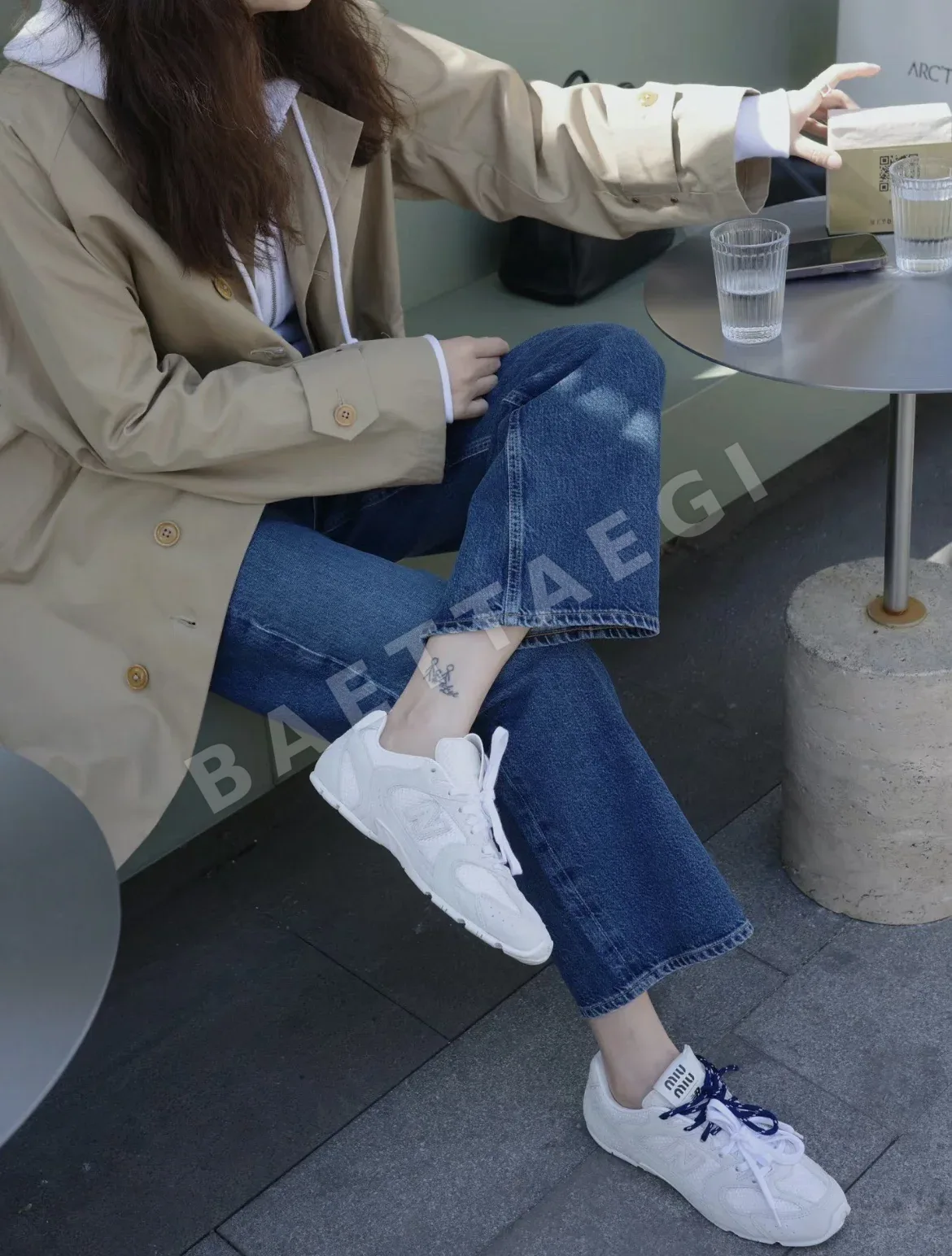 로에베 스니커즈 상세 이미지 5