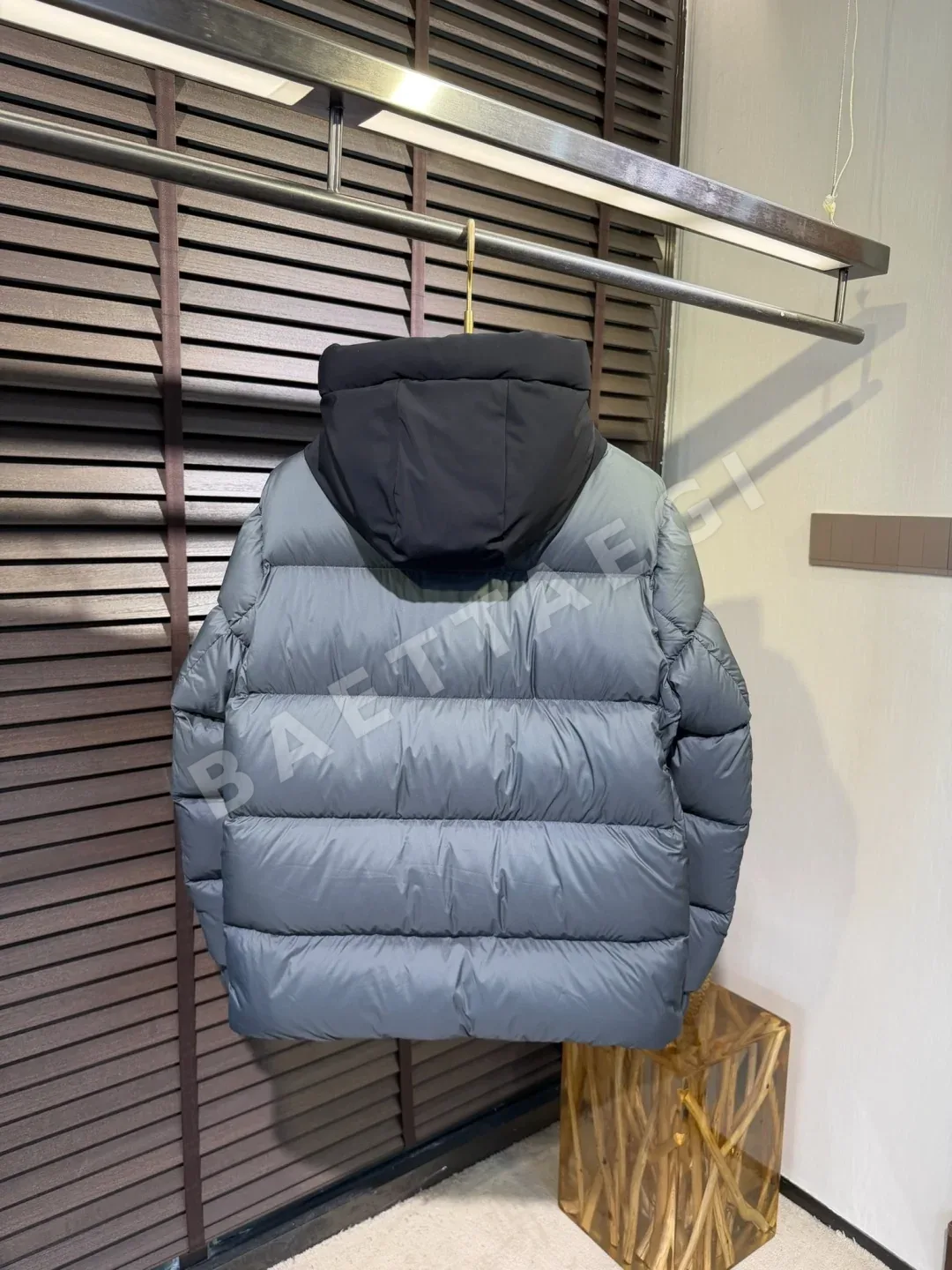 몽클레르 마데이라 쇼트 다운 재킷 상세 이미지 2