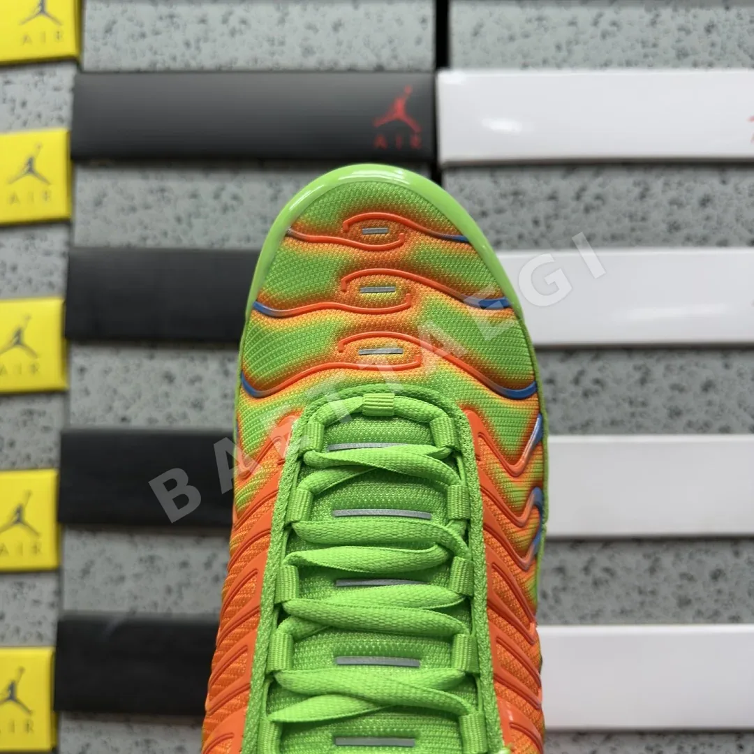 나이키 [TK] 에어 맥스 플러스 DA1472-300 201975 Nike Air Max Plus Supreme Mean Green 상세 이미지 5