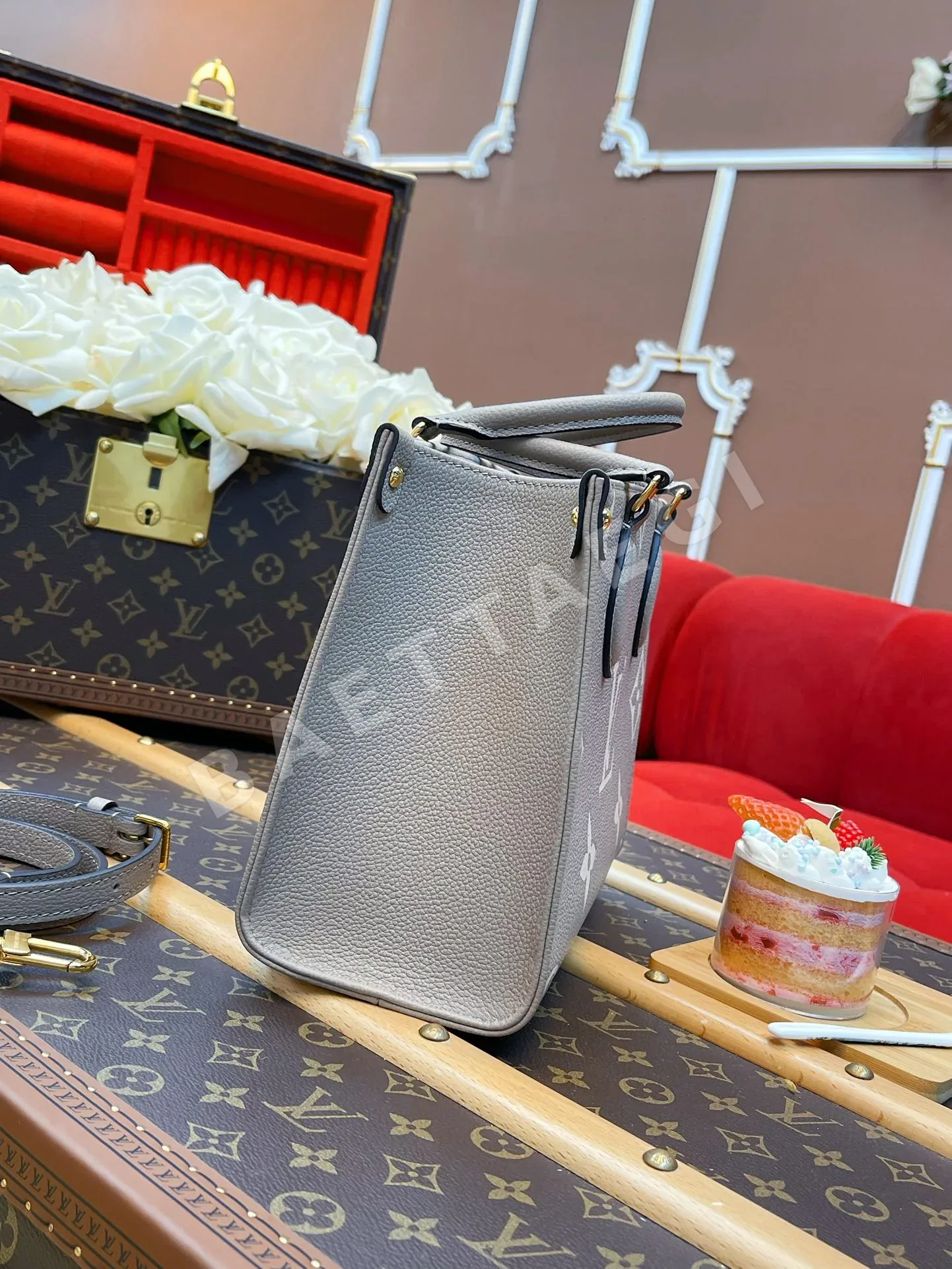 루이비통 엠프랑트 자이언트 모노그램 온더고 스몰 토트백 M45779 상세 이미지 5