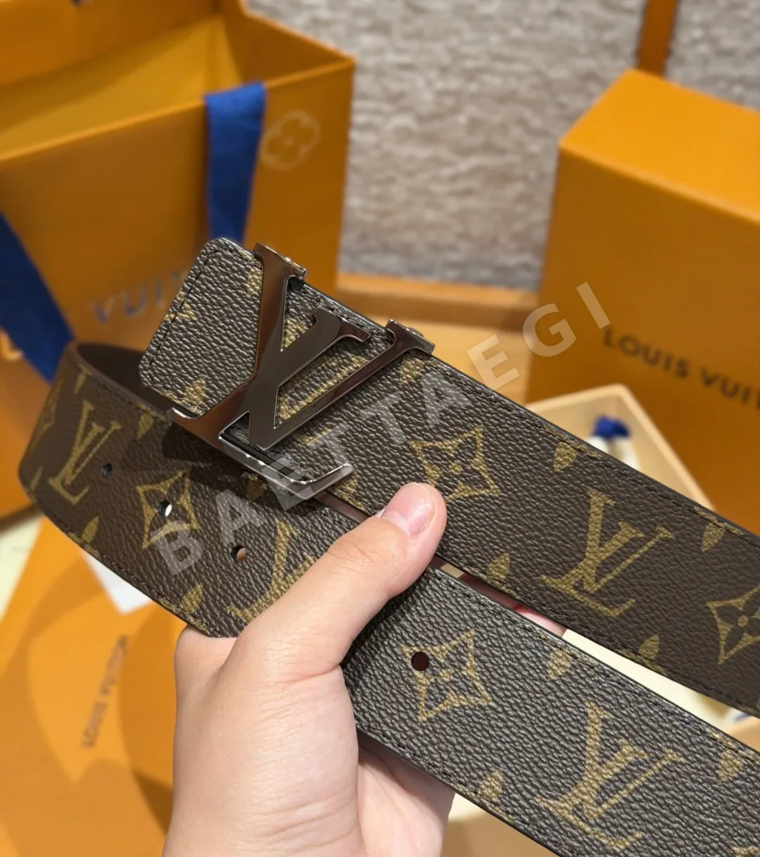 루이비통 모노그램 캔버스 LV 버클 벨트 상세 이미지 9